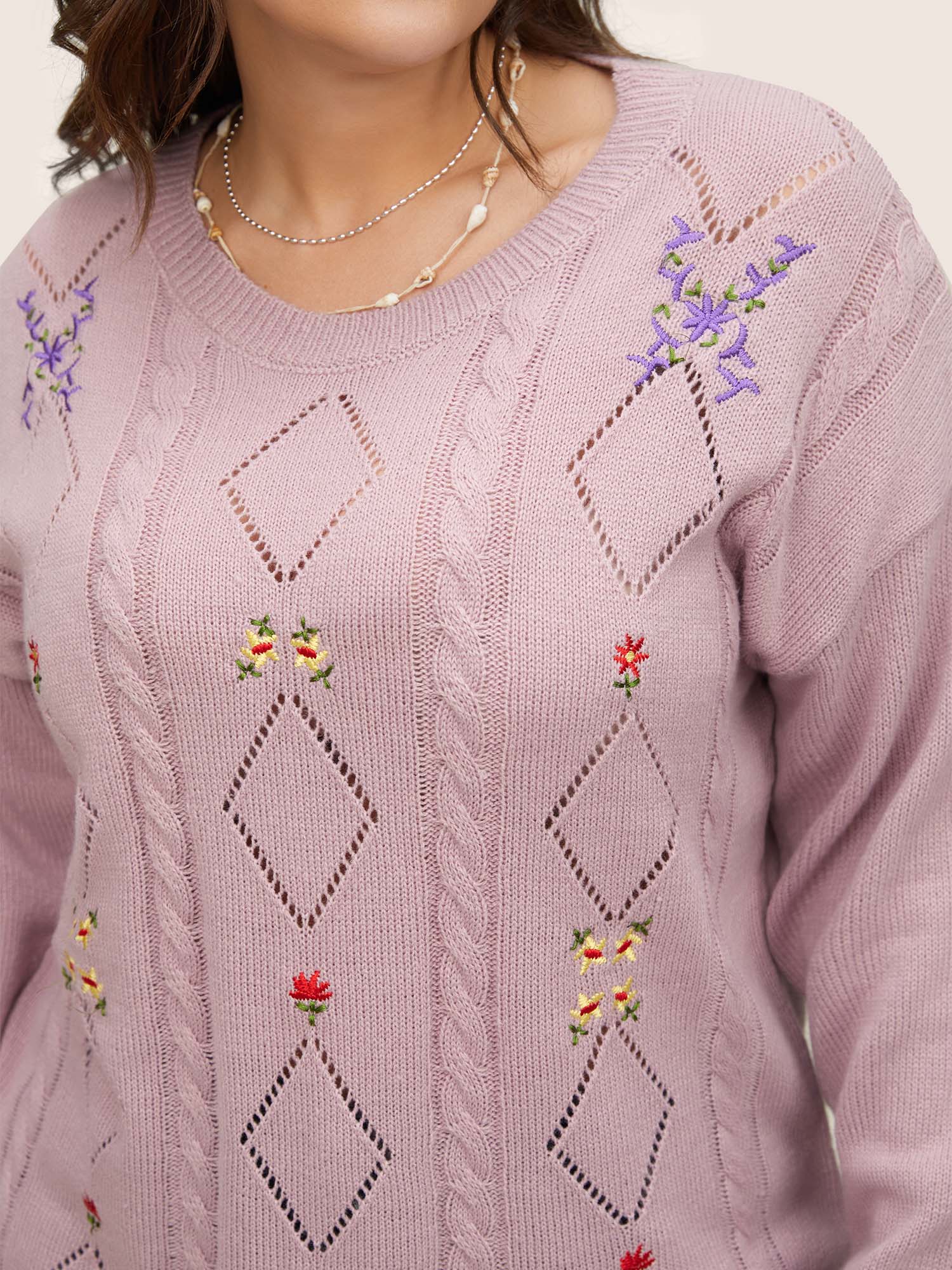 Floral Embroidered Geometric Hollow Out Cable Knit Pullover - Image 3