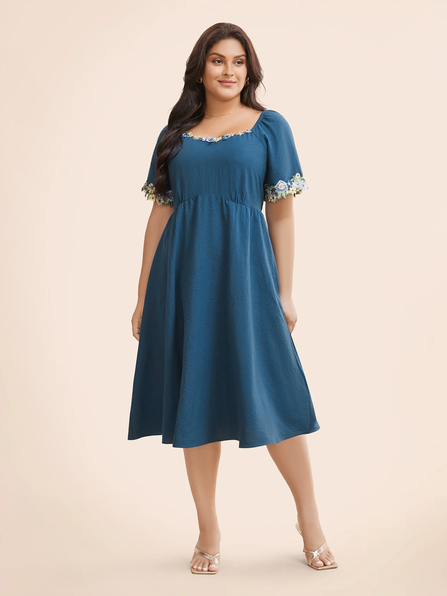 Floral Embroidered Heart Neckline Gathered Dress - Image 3