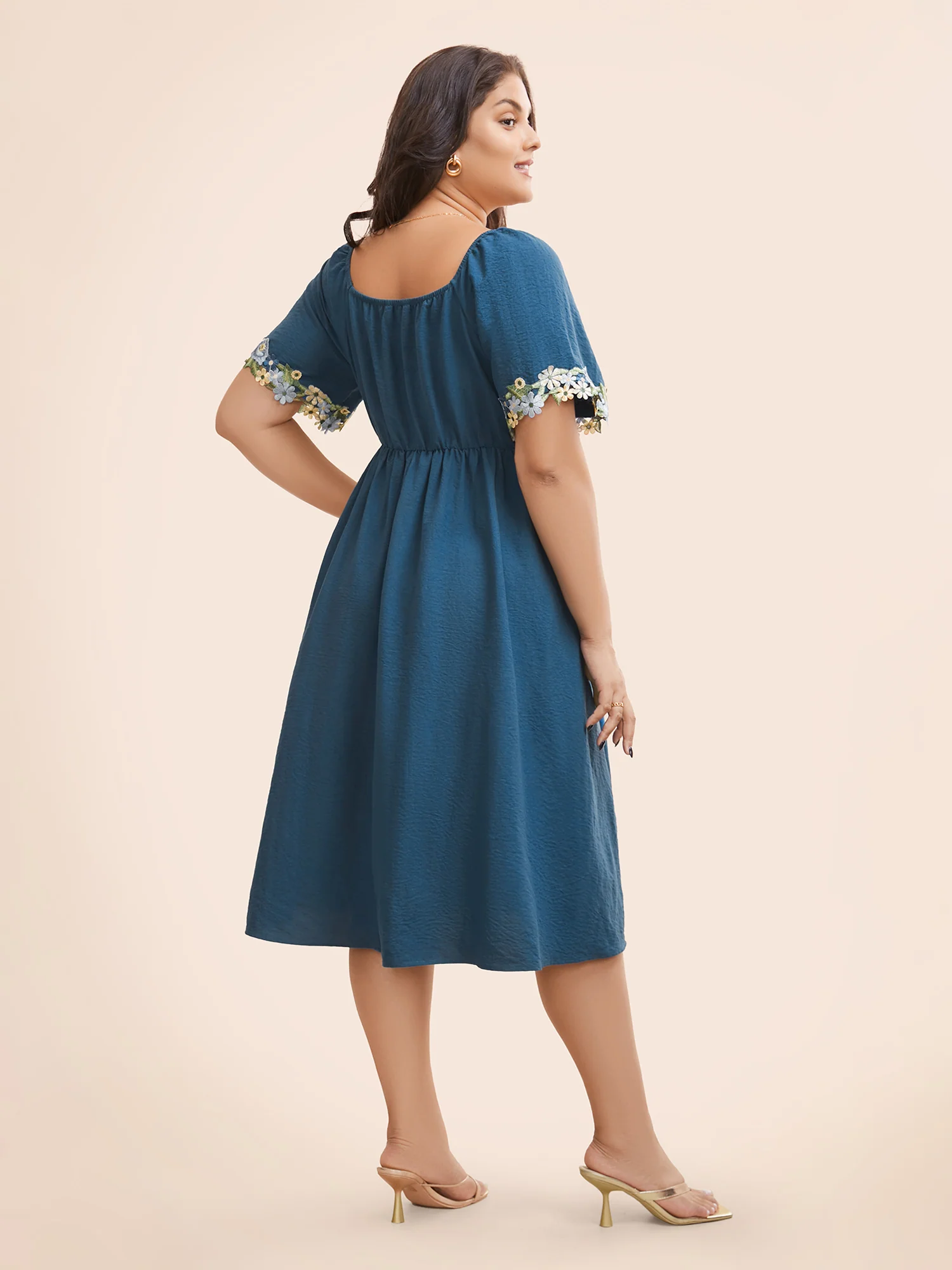 Floral Embroidered Heart Neckline Gathered Dress - Image 4