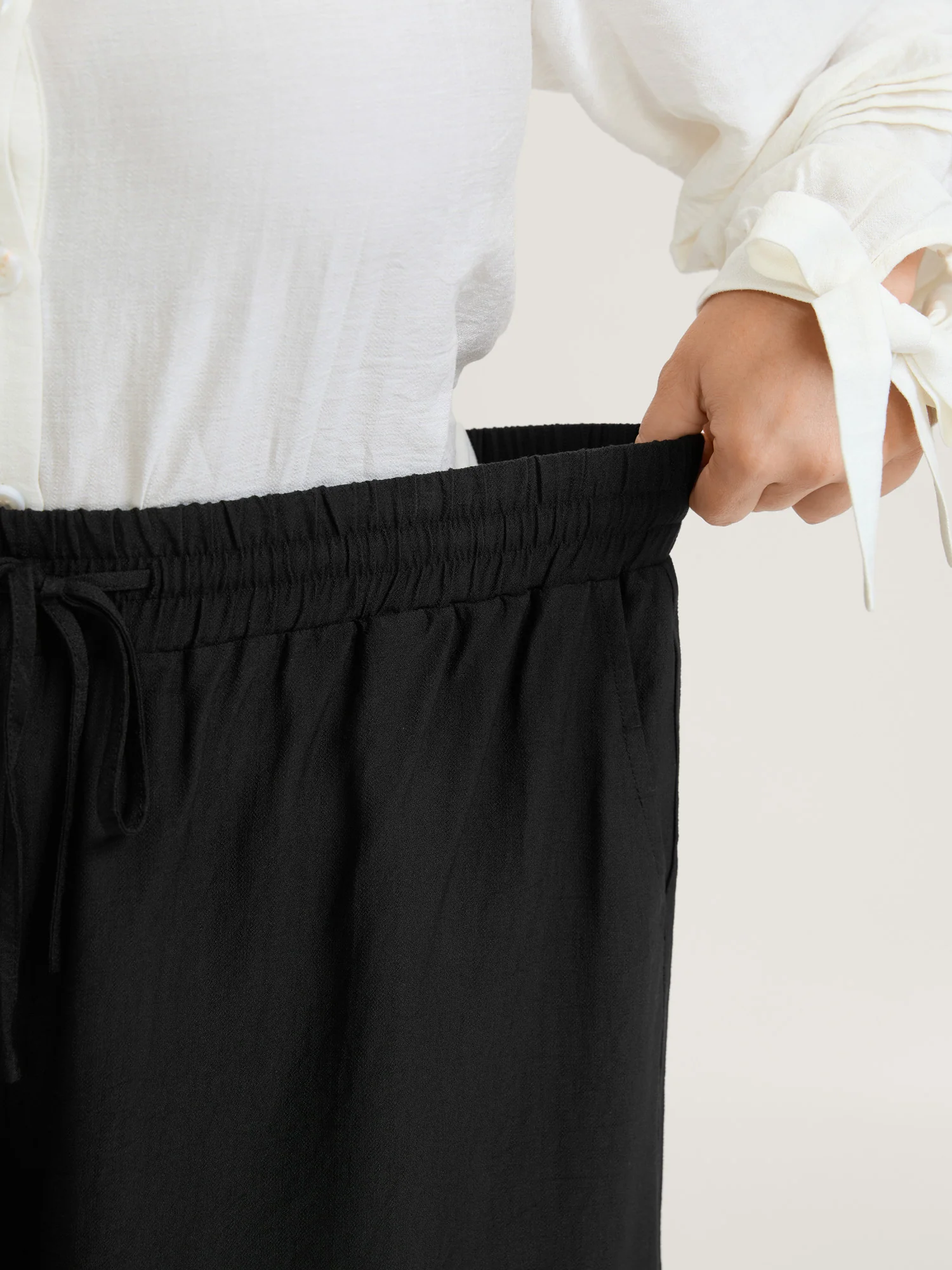 Floral Embroidered Hem Drawstring Pants - Image 3