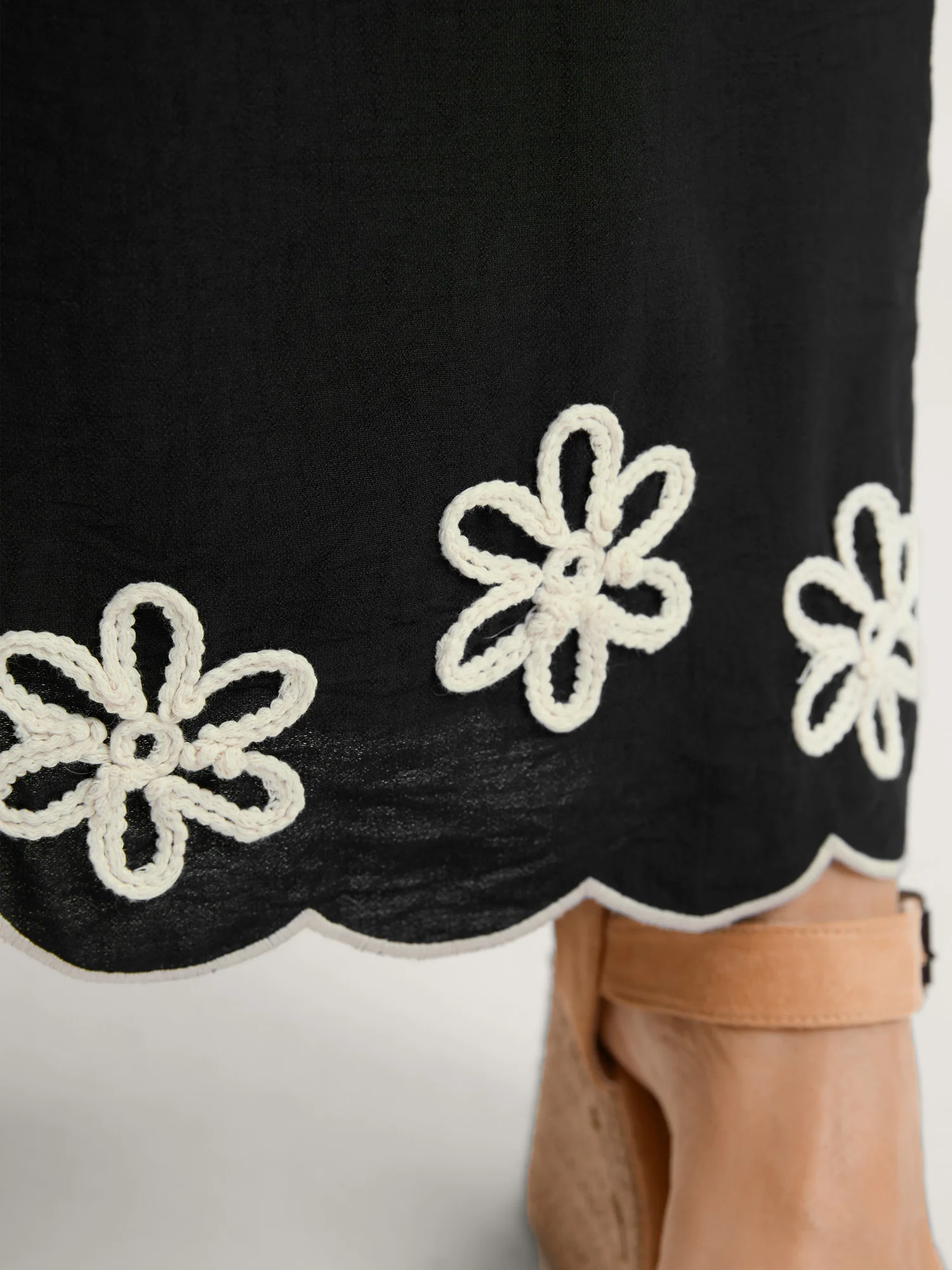 Floral Embroidered Hem Drawstring Pants - Image 4