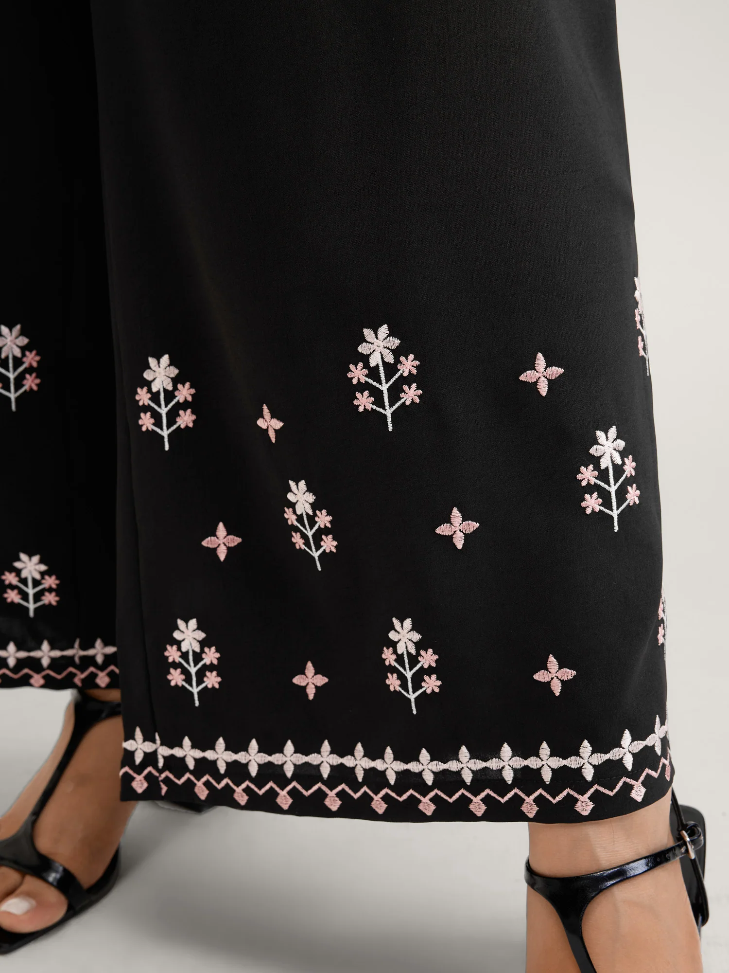 Floral Embroidered Hem Wide-Leg Pants - Image 5