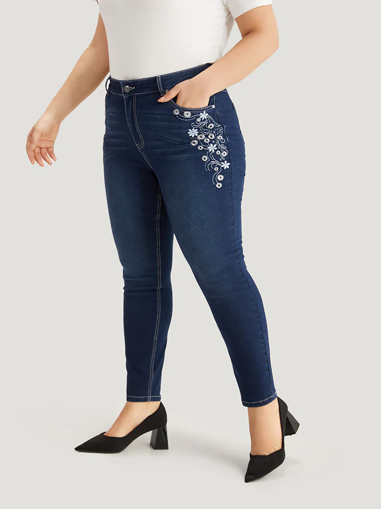 Floral Embroidered High Rise Skinny Jeans - Image 4