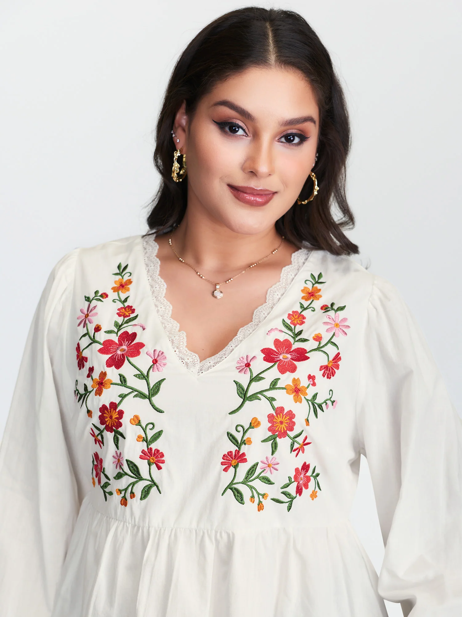 Floral Embroidered Lace Cinched Flared Blouse - Image 3