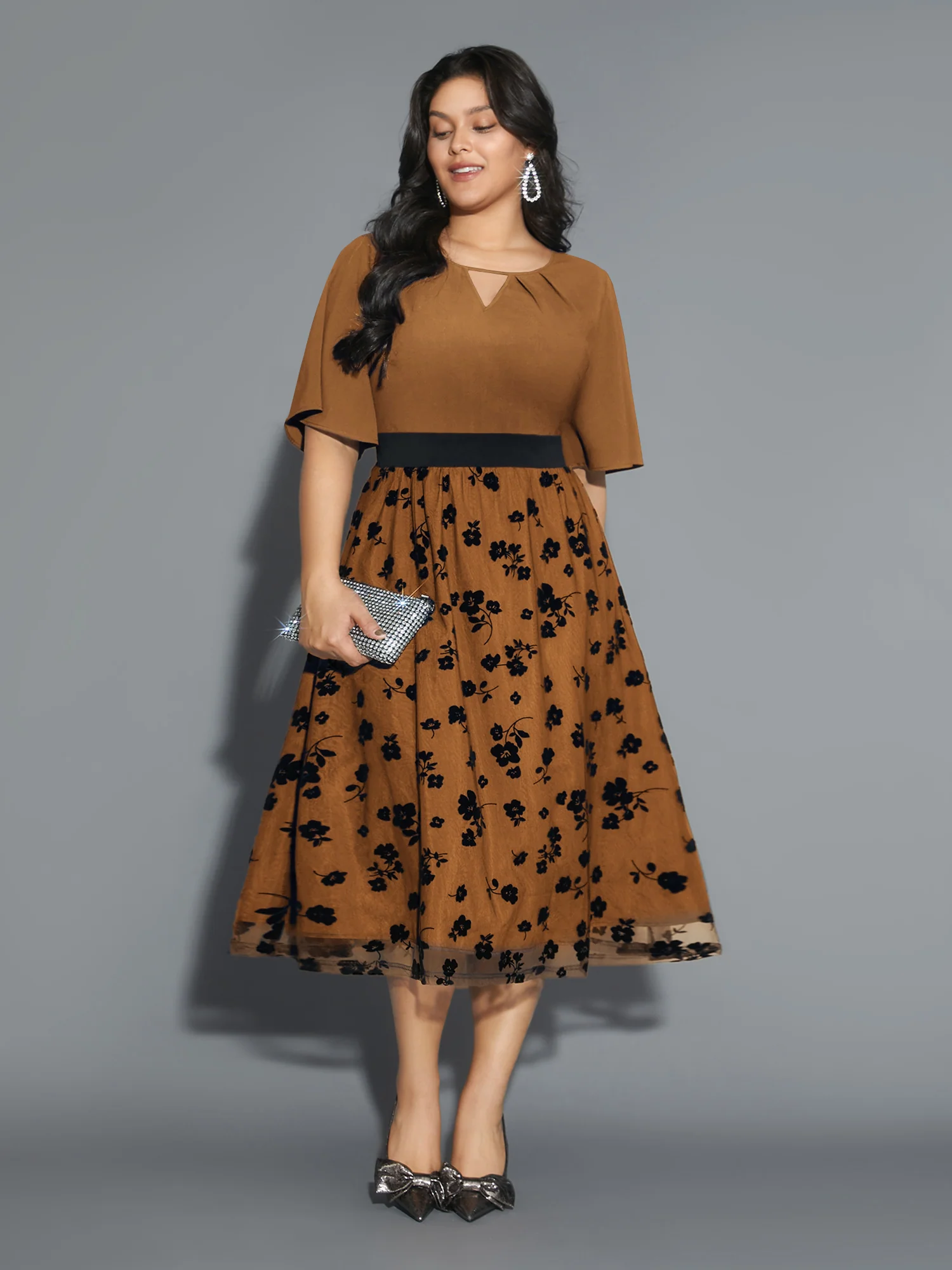 Floral Embroidered Mesh keyhole Dress - Image 12