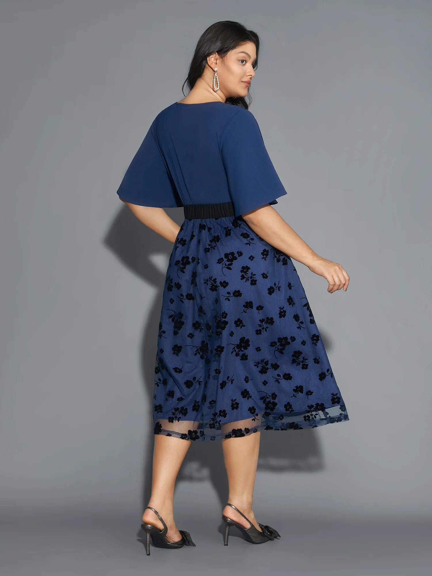 Floral Embroidered Mesh keyhole Dress - Image 5