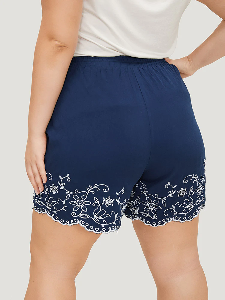 Floral Embroidered Pocket Knotted Lettuce Trim Shorts - Image 2