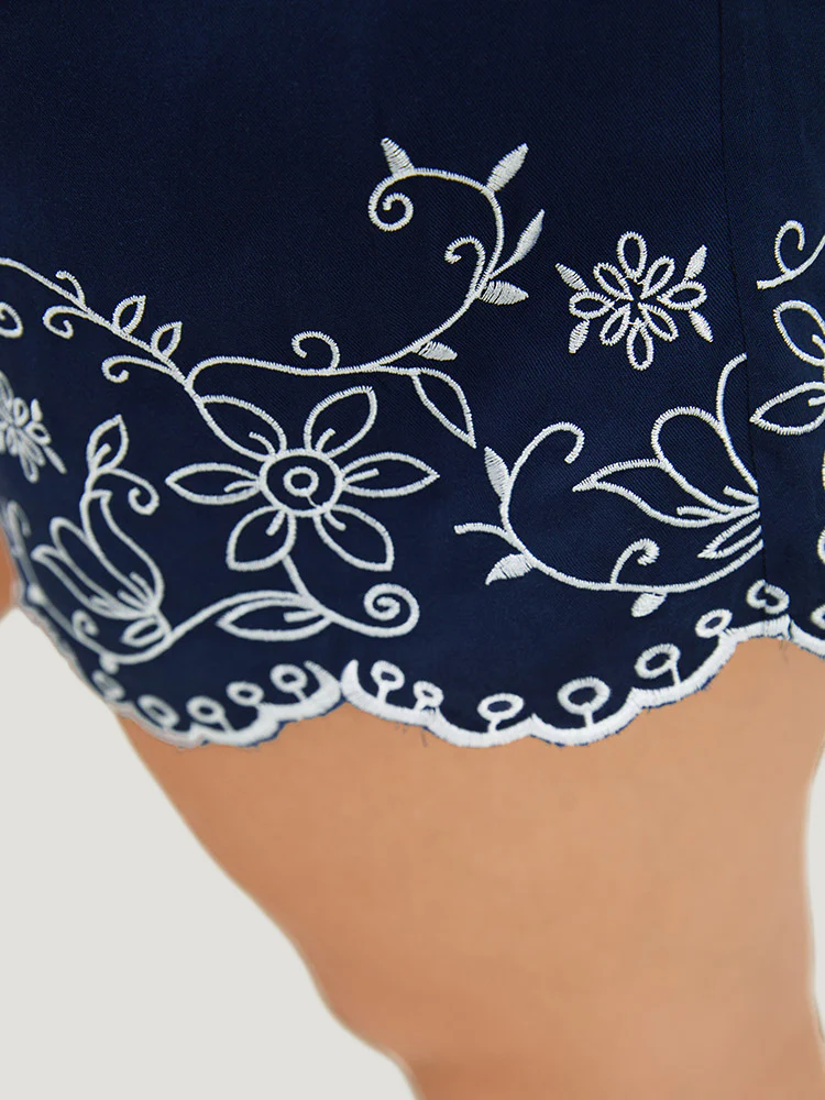Floral Embroidered Pocket Knotted Lettuce Trim Shorts - Image 7
