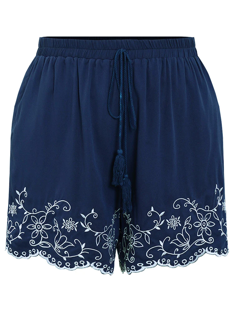 Floral Embroidered Pocket Knotted Lettuce Trim Shorts - Image 9