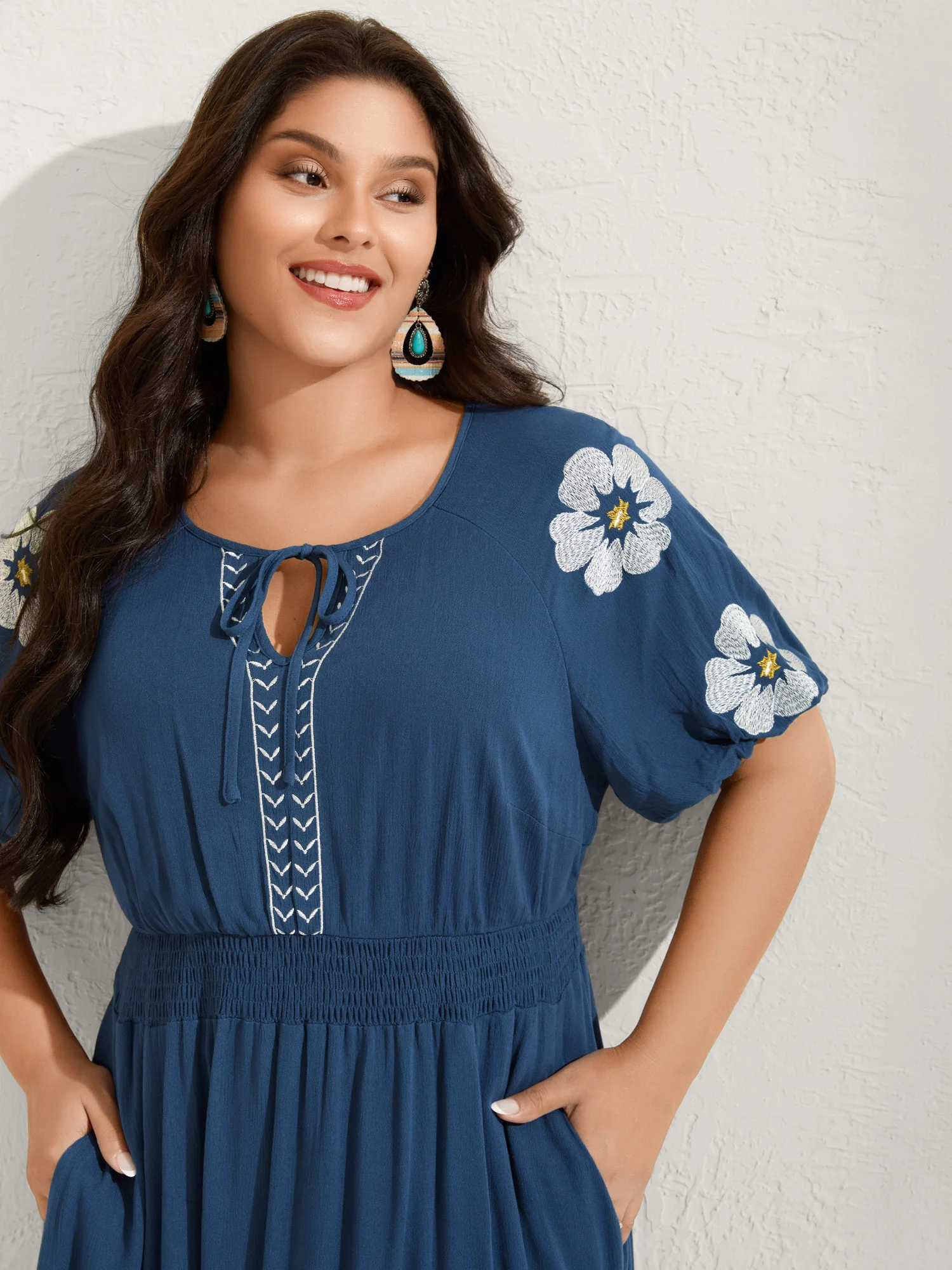 Floral Embroidered Shirred Waist Midi Dress - Image 2