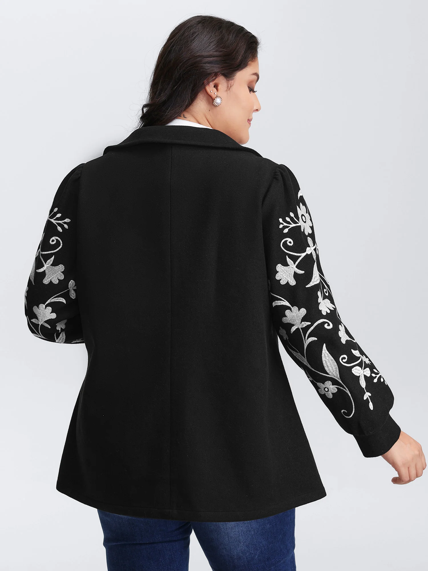 Floral Embroidered Sleeve Slant Pockets Coat - Image 4