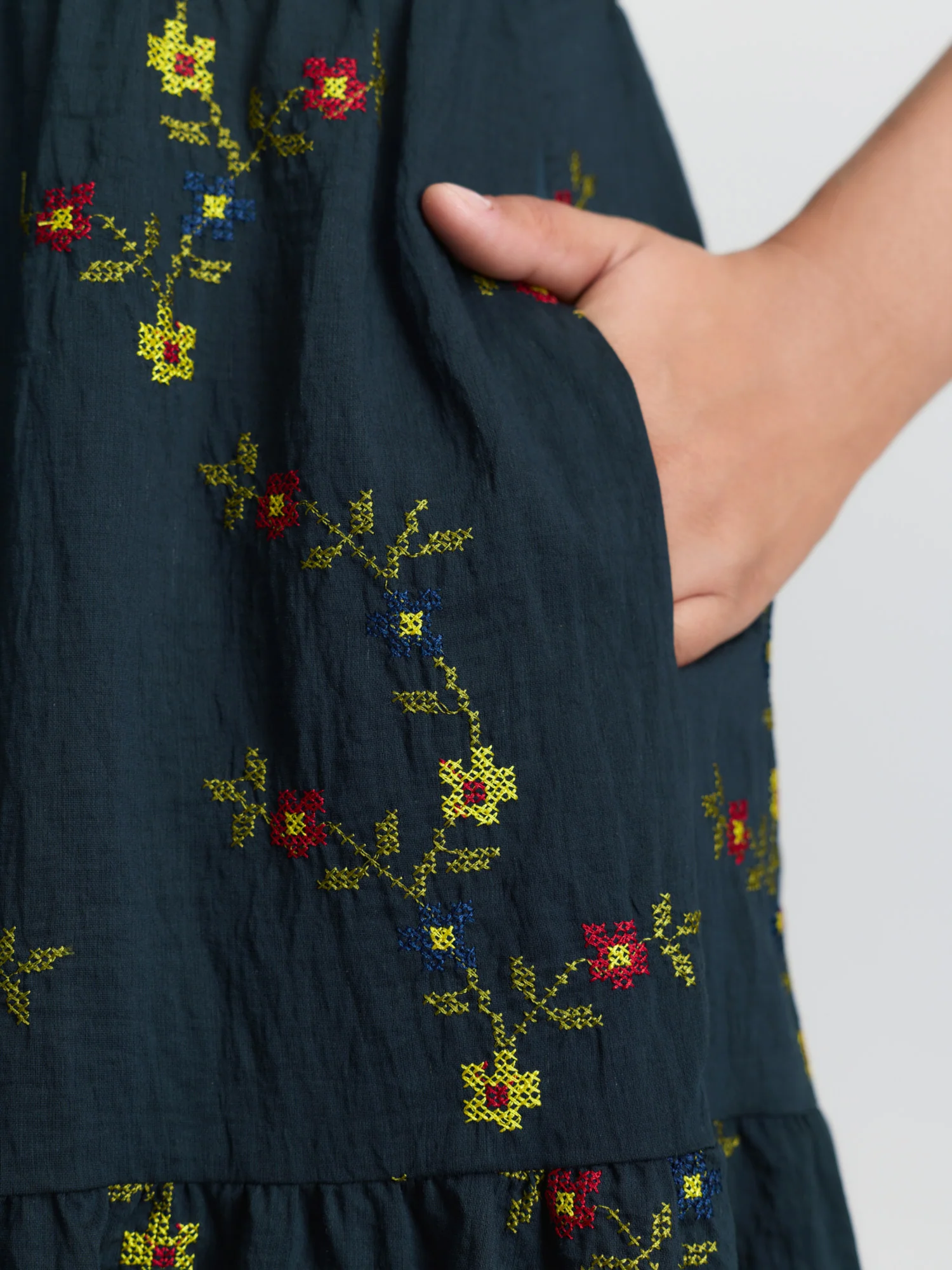 Floral Embroidered Sleeve Tie Midi Dress - Image 4