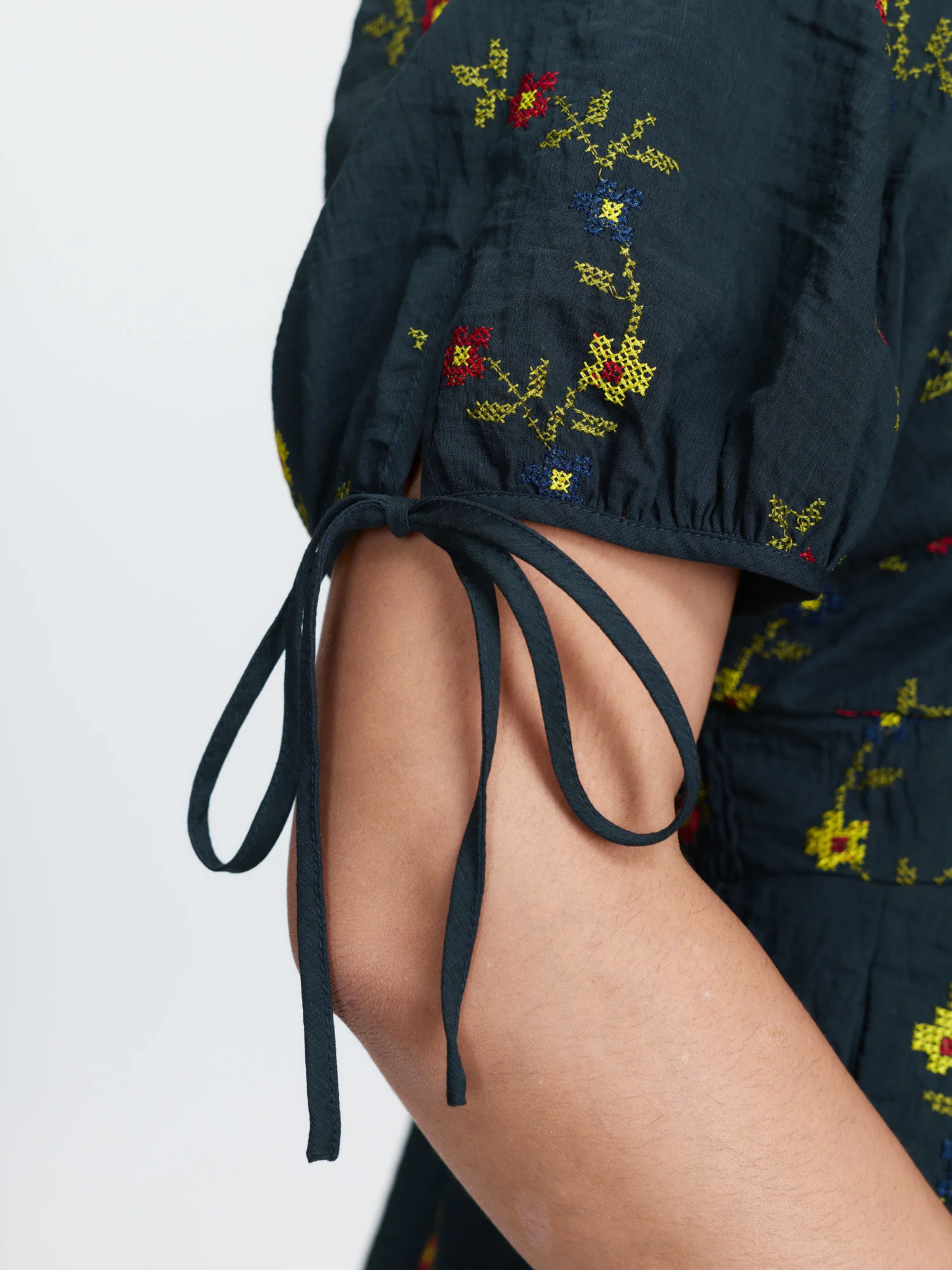 Floral Embroidered Sleeve Tie Midi Dress - Image 5