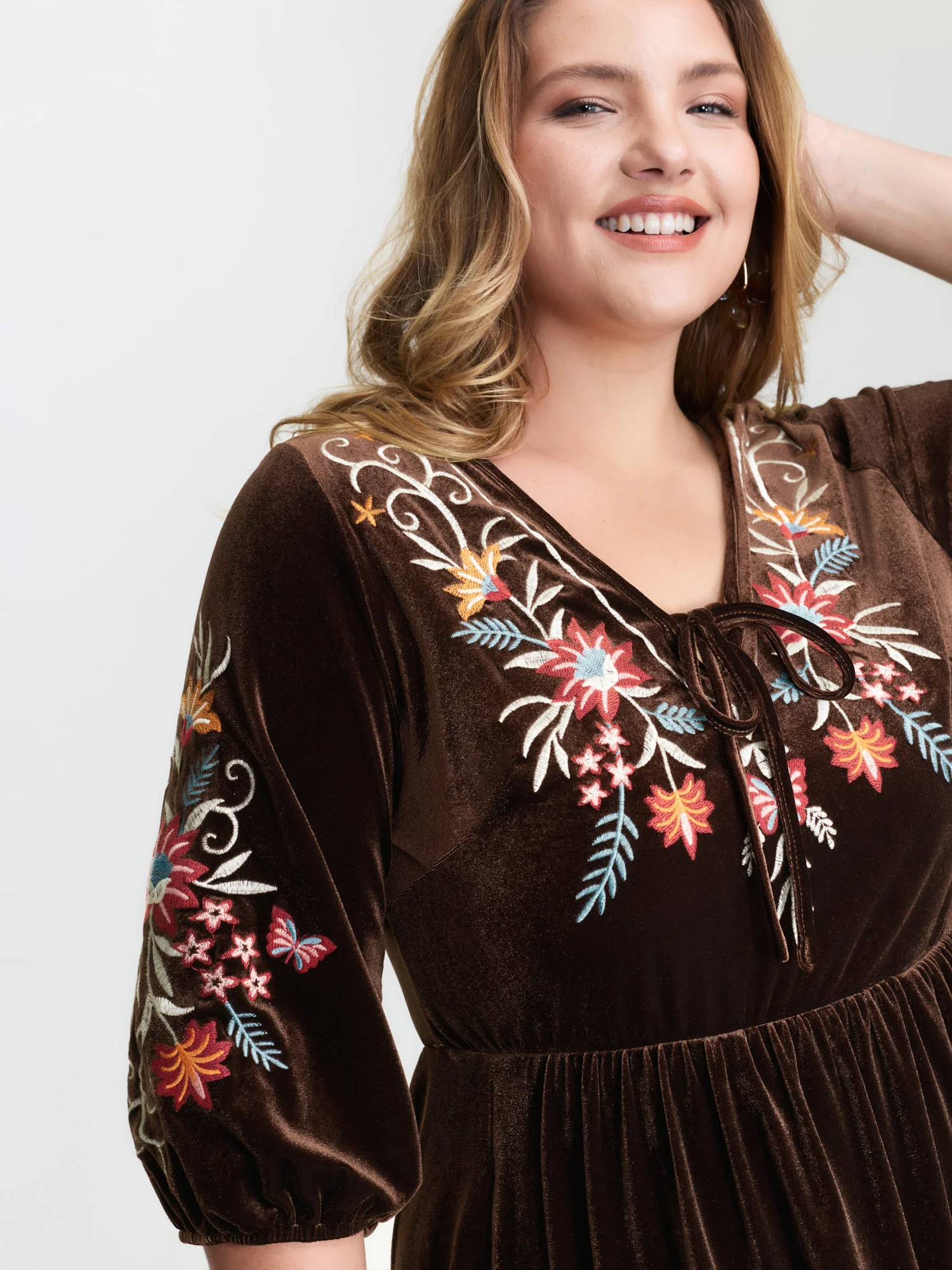 Floral Embroidered Stretchy Waist Pockets Midi Dress - Image 3