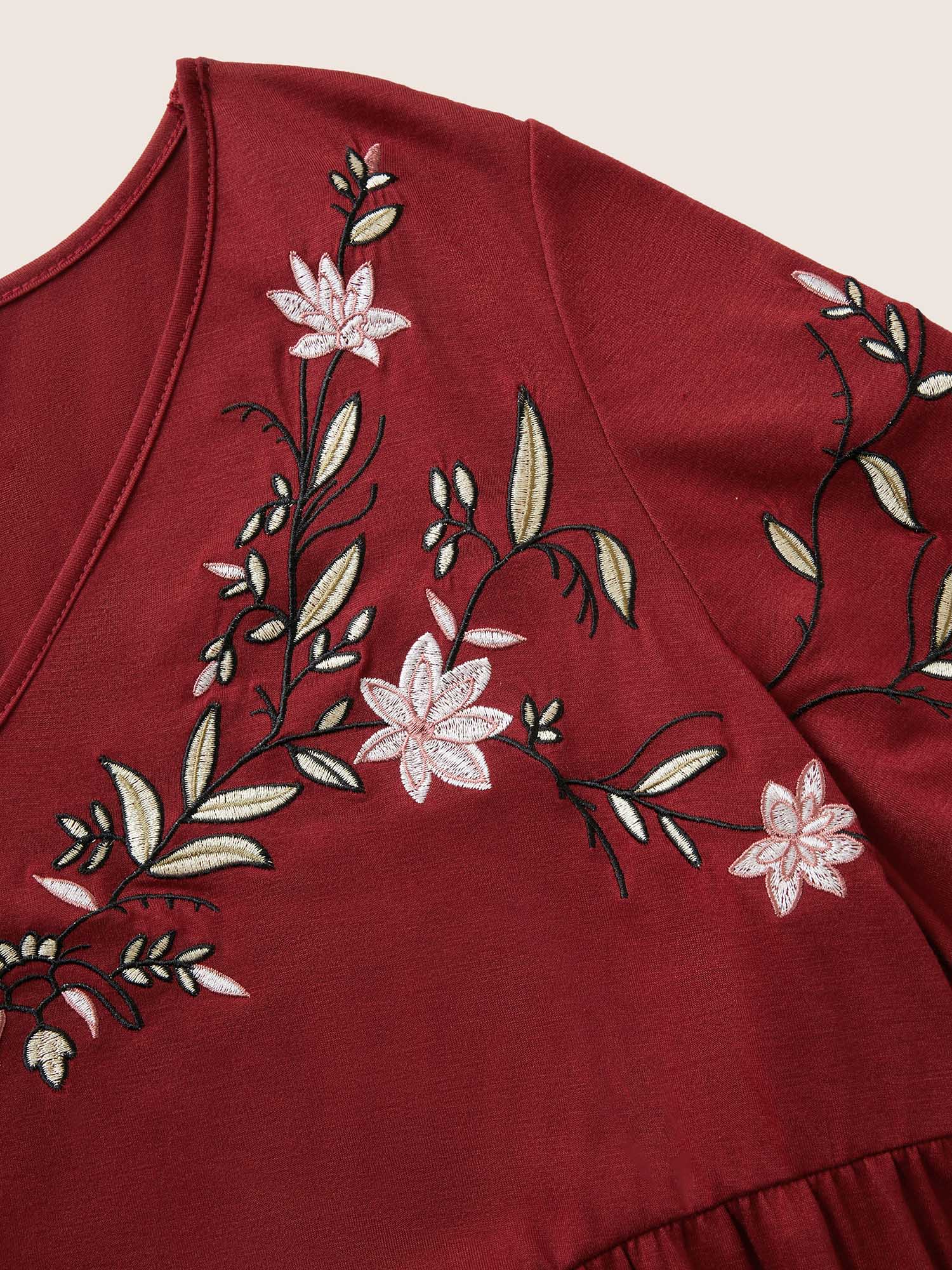 Floral Embroidered V Neck Gathered T-shirt - Image 5