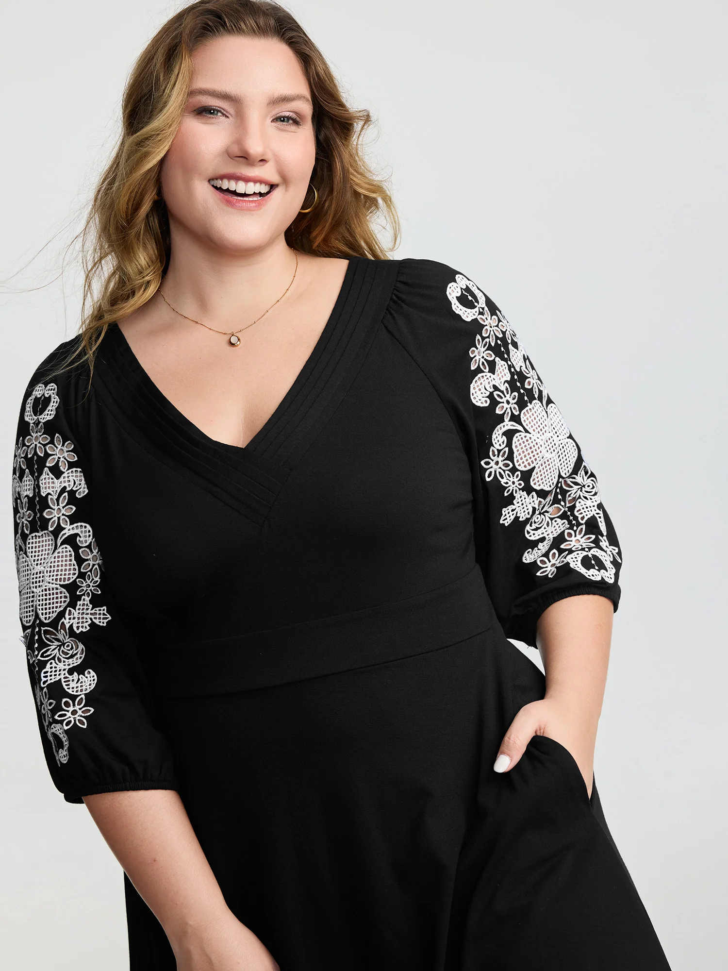 Floral Embroidered V-Neck Pockets Midi Dress - Image 2