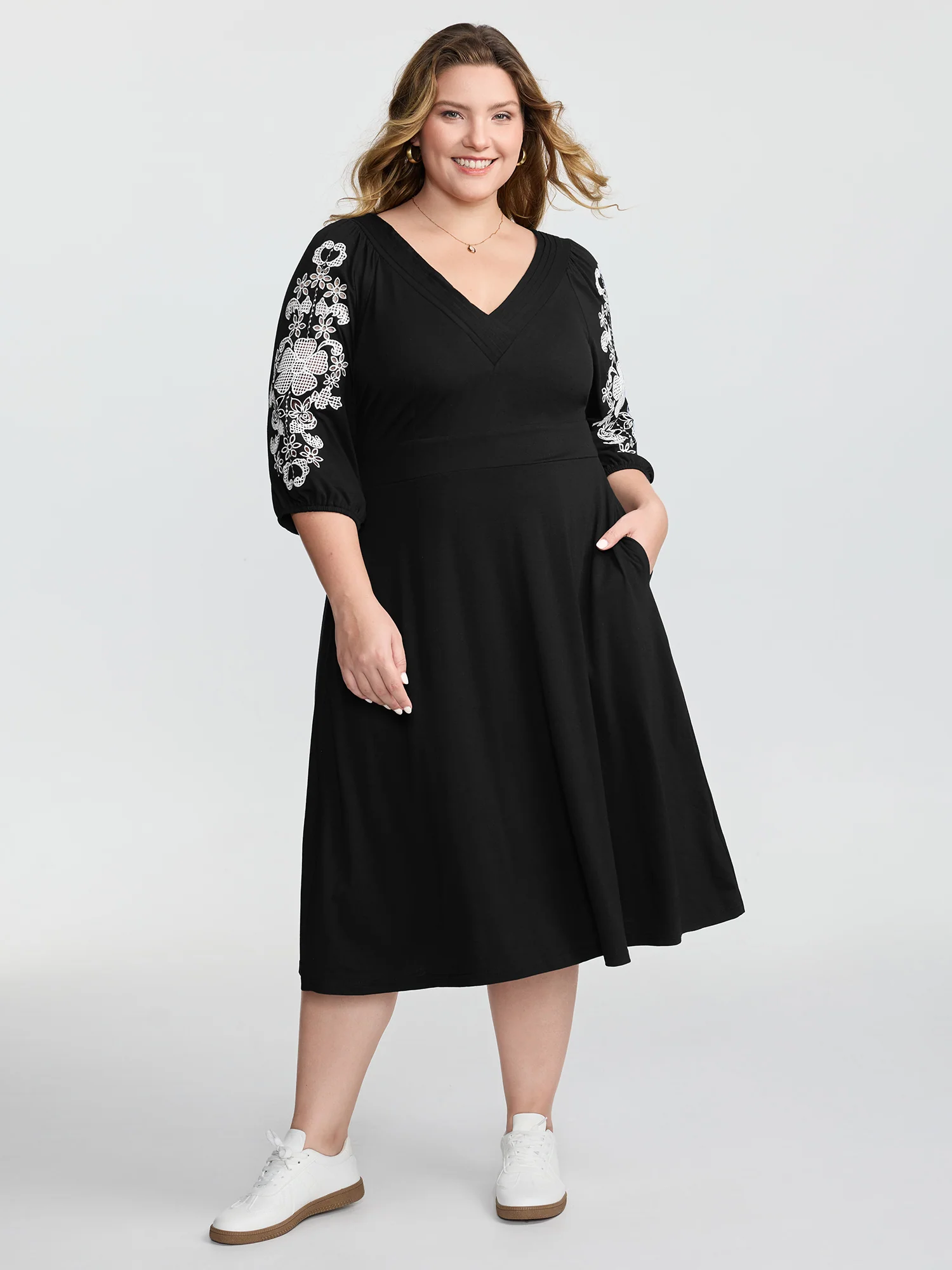 Floral Embroidered V-Neck Pockets Midi Dress - Image 3