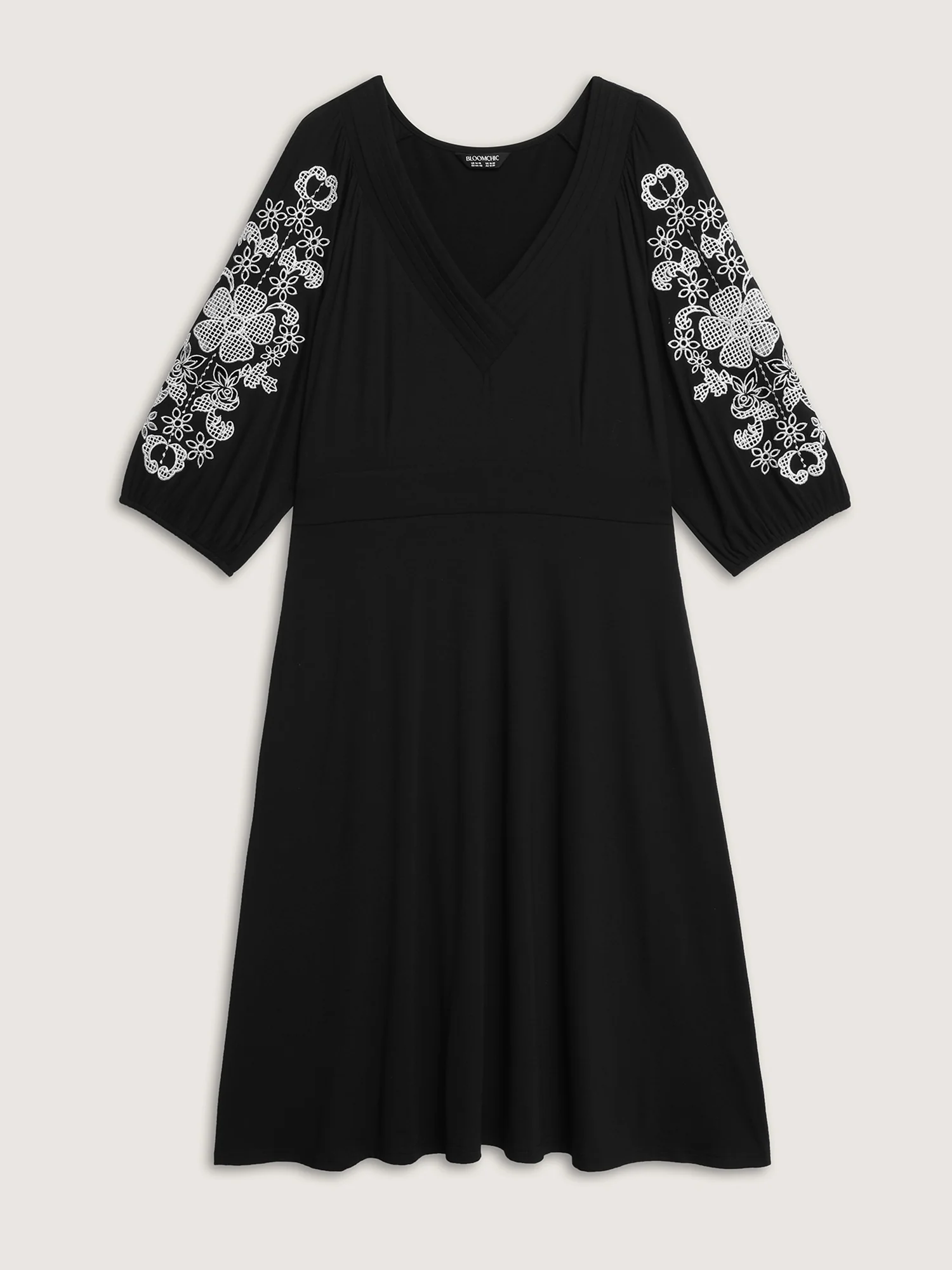 Floral Embroidered V-Neck Pockets Midi Dress - Image 7
