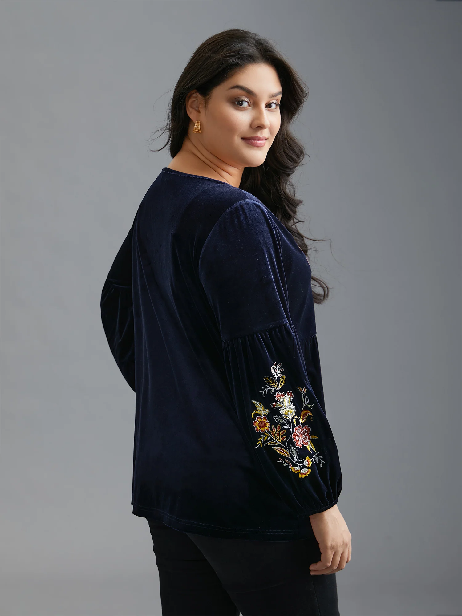 Floral Embroidered Velvet Tie Knot Blouse - Image 4