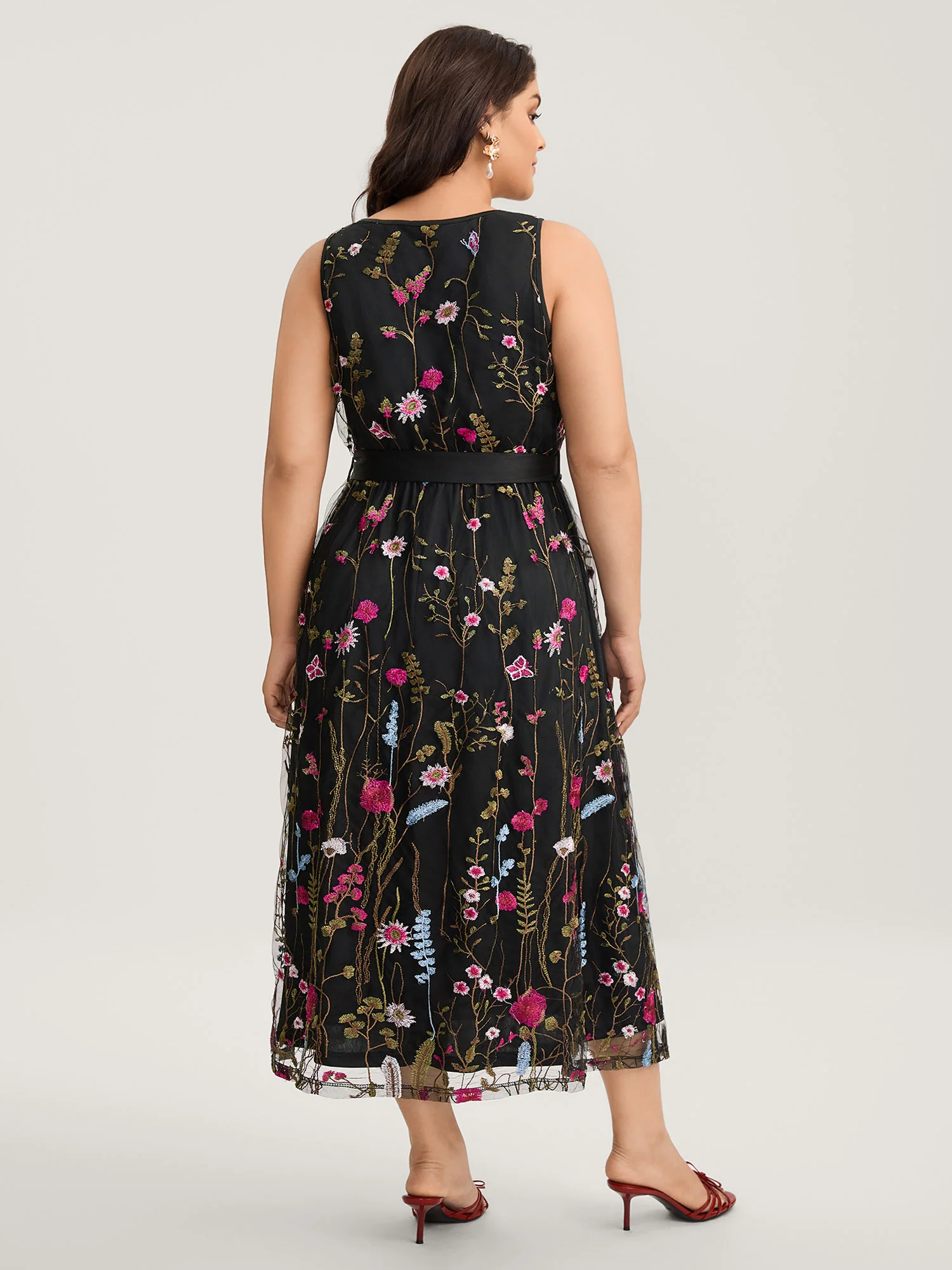 Floral Embroidery Belted Maxi Dress - Image 4