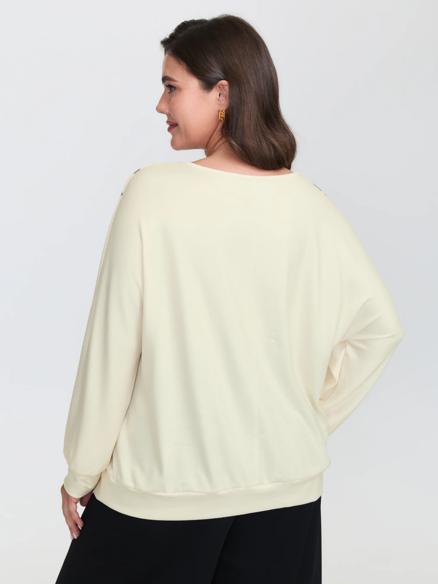 Floral Embroidery Cozy Stretchy Hem T-Shirt - Image 4