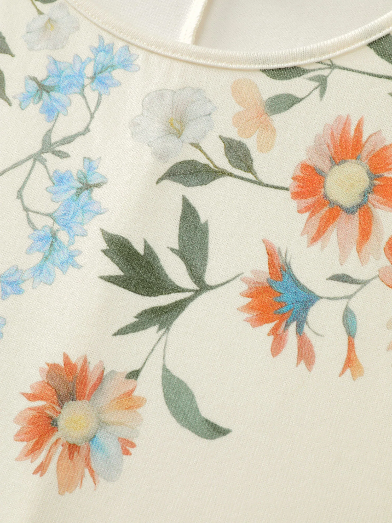 Floral Embroidery Cozy Stretchy Hem T-Shirt - Image 5