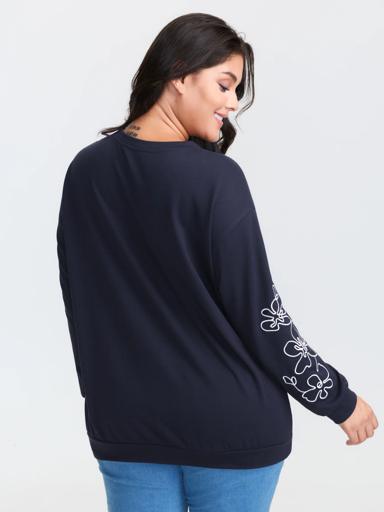 Floral Embroidery Print Relaxed Fit Sweatshirt - Image 10