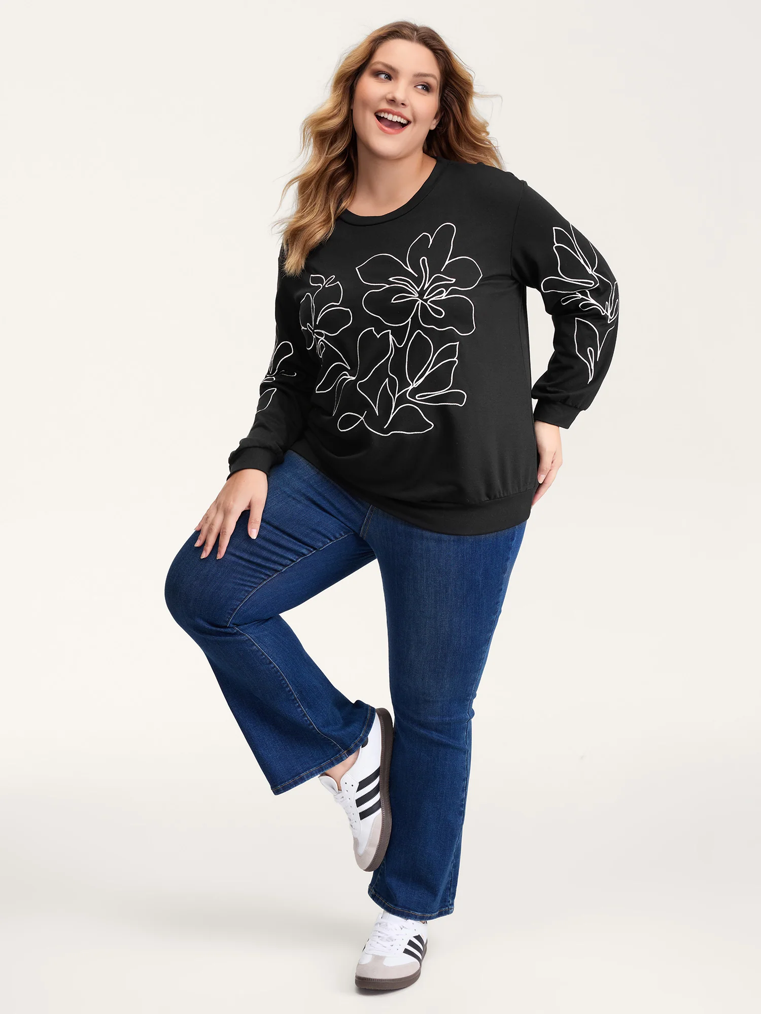 Floral Embroidery Relaxed Fit Sweatshirt - Image 3