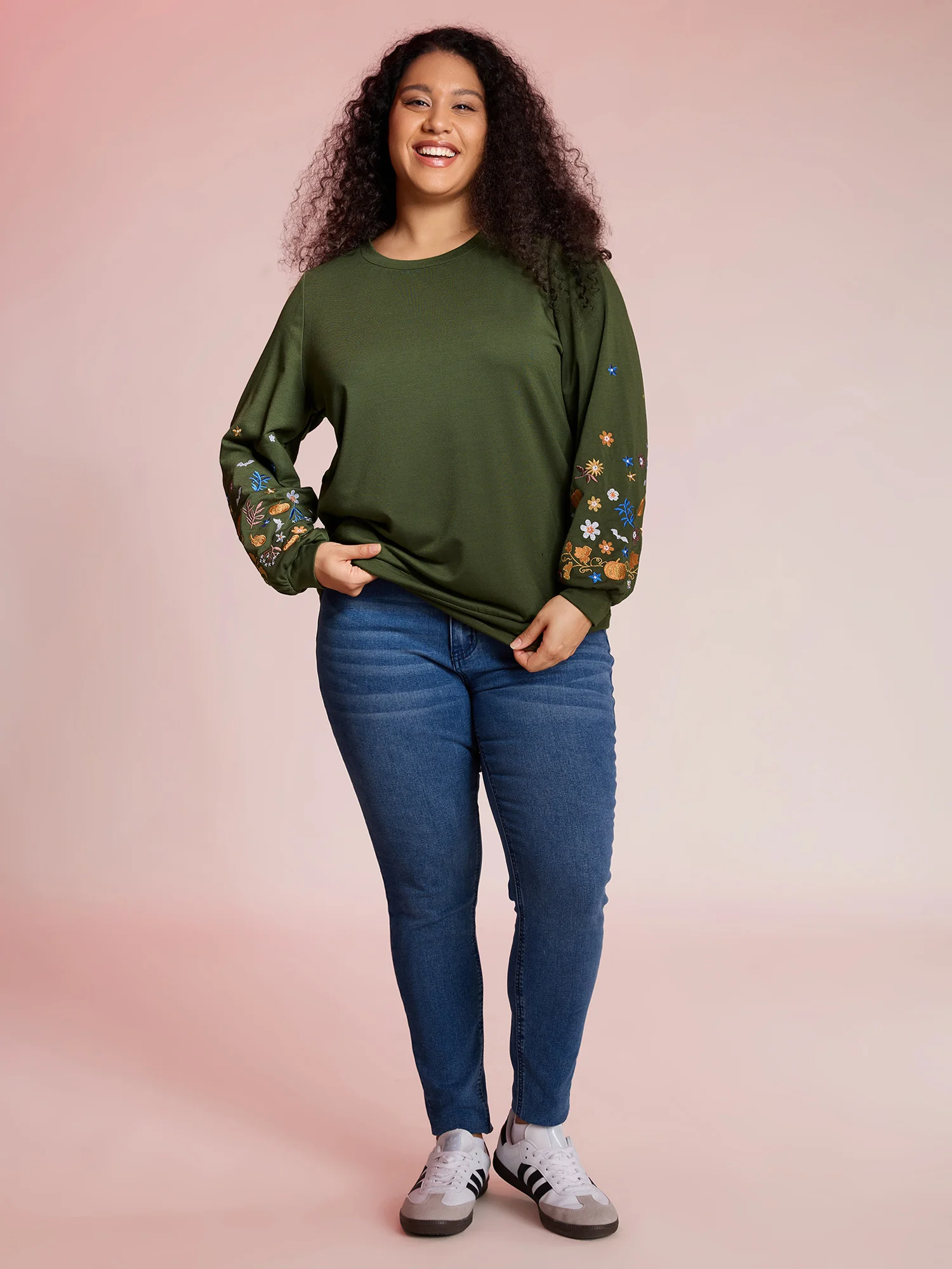 Floral Embroidery Textured Solid Sweatshirt - Image 3