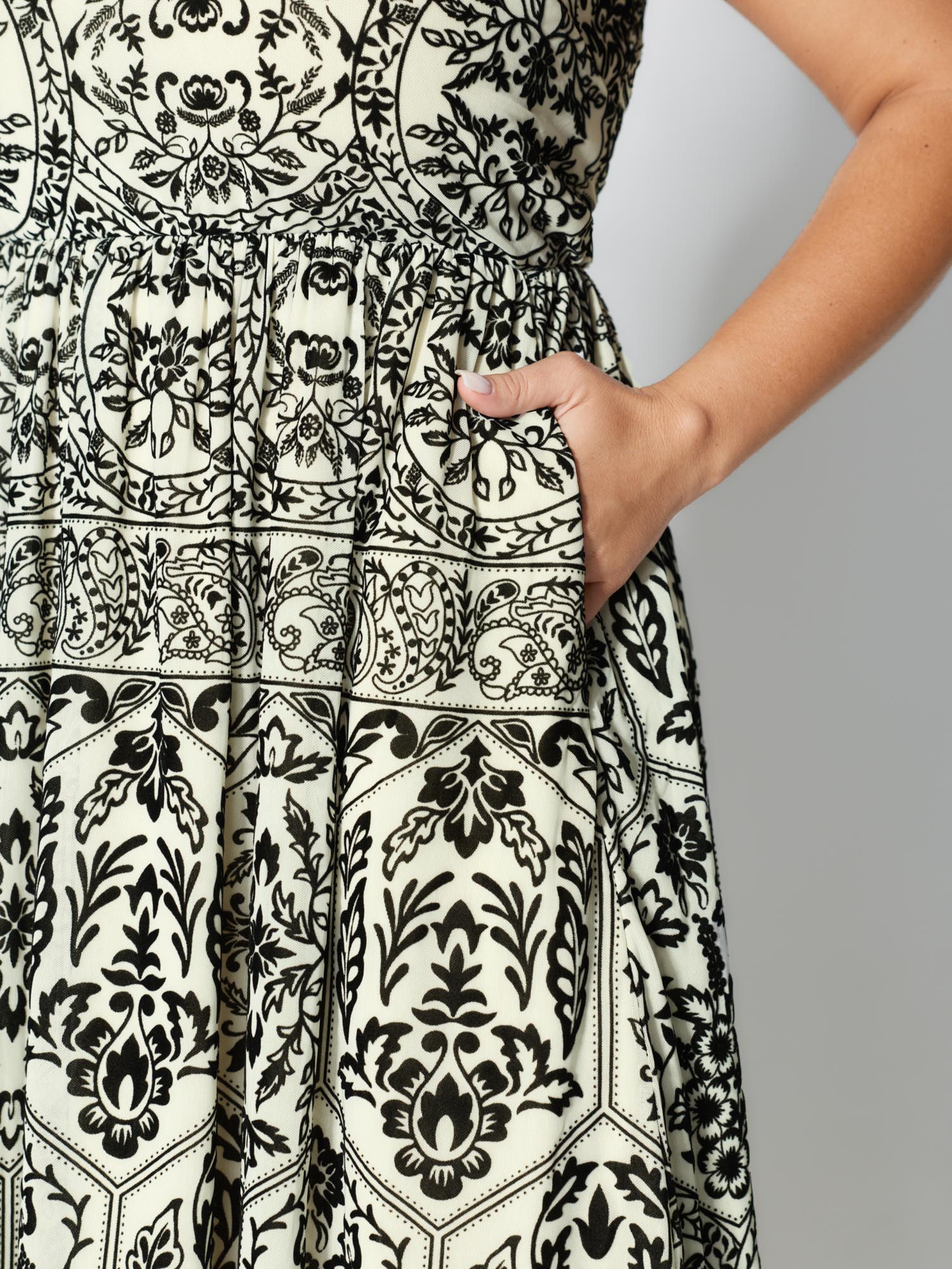 Floral Flocked Print Cami Midi Dress - Image 3