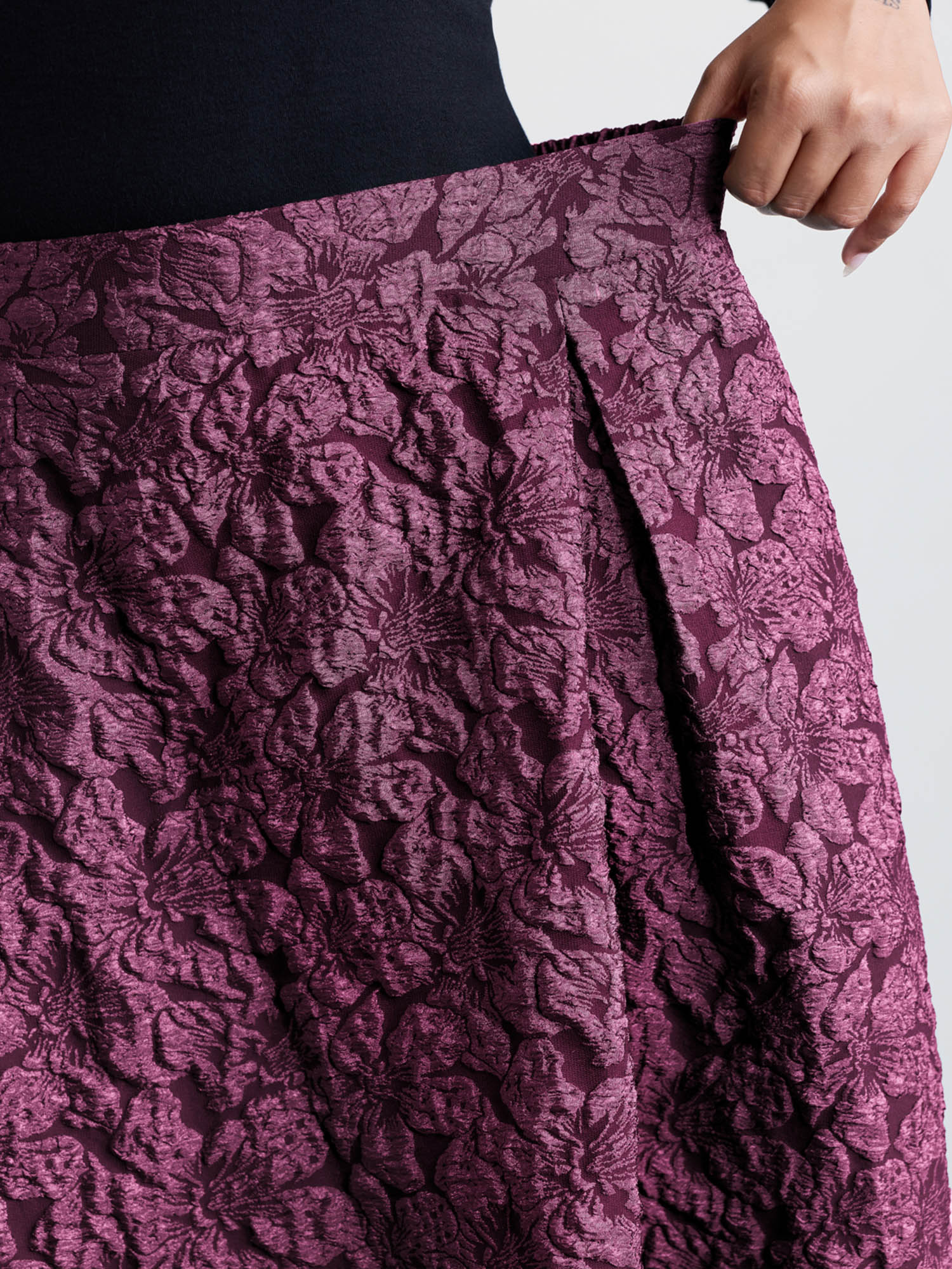 Floral Jacquard Pleated Midi Skirt - Image 17