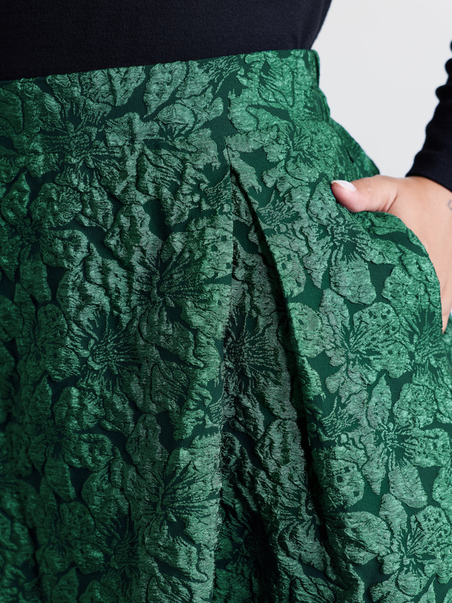 Floral Jacquard Pleated Midi Skirt - Image 3