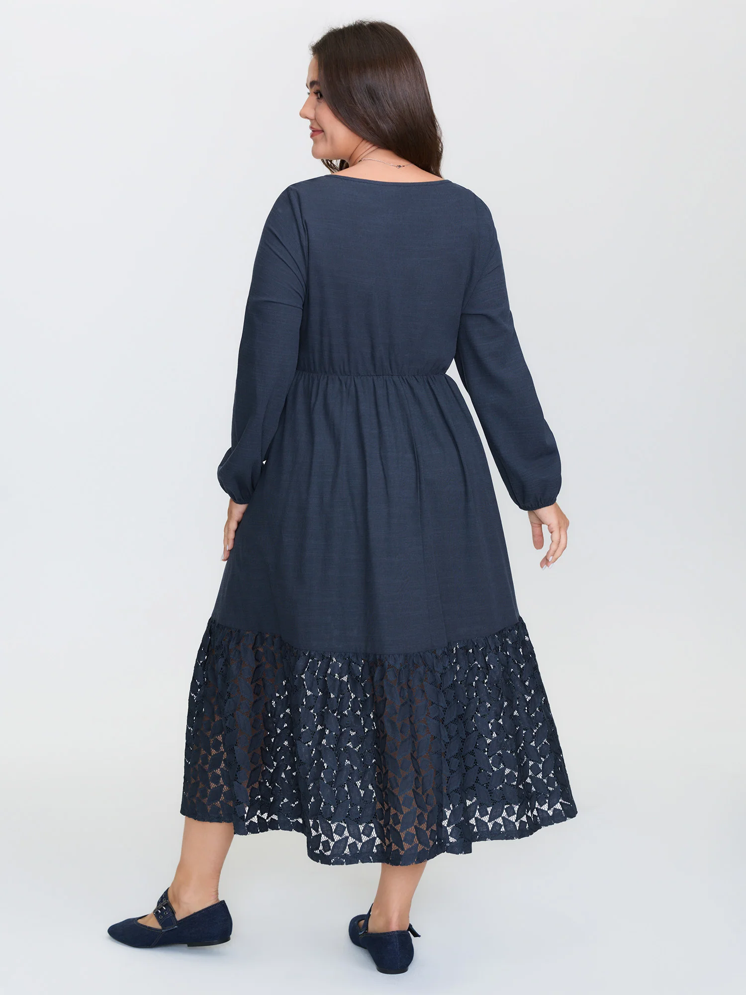 Floral Lace Cut-Out Shirred Midi Dress - Image 4