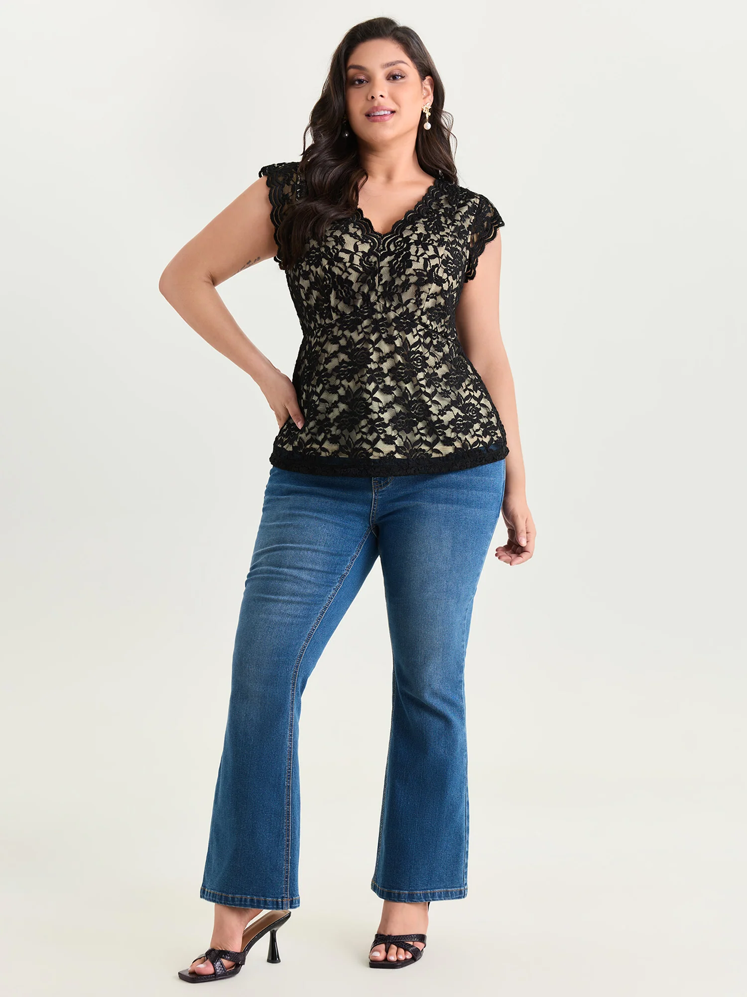 Floral Lace Mesh V-Neck Top - Image 3