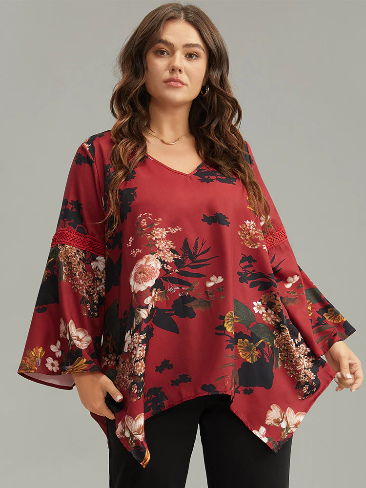 Floral Lace Panel V Neck Hanky Hem Blouse - Image 3