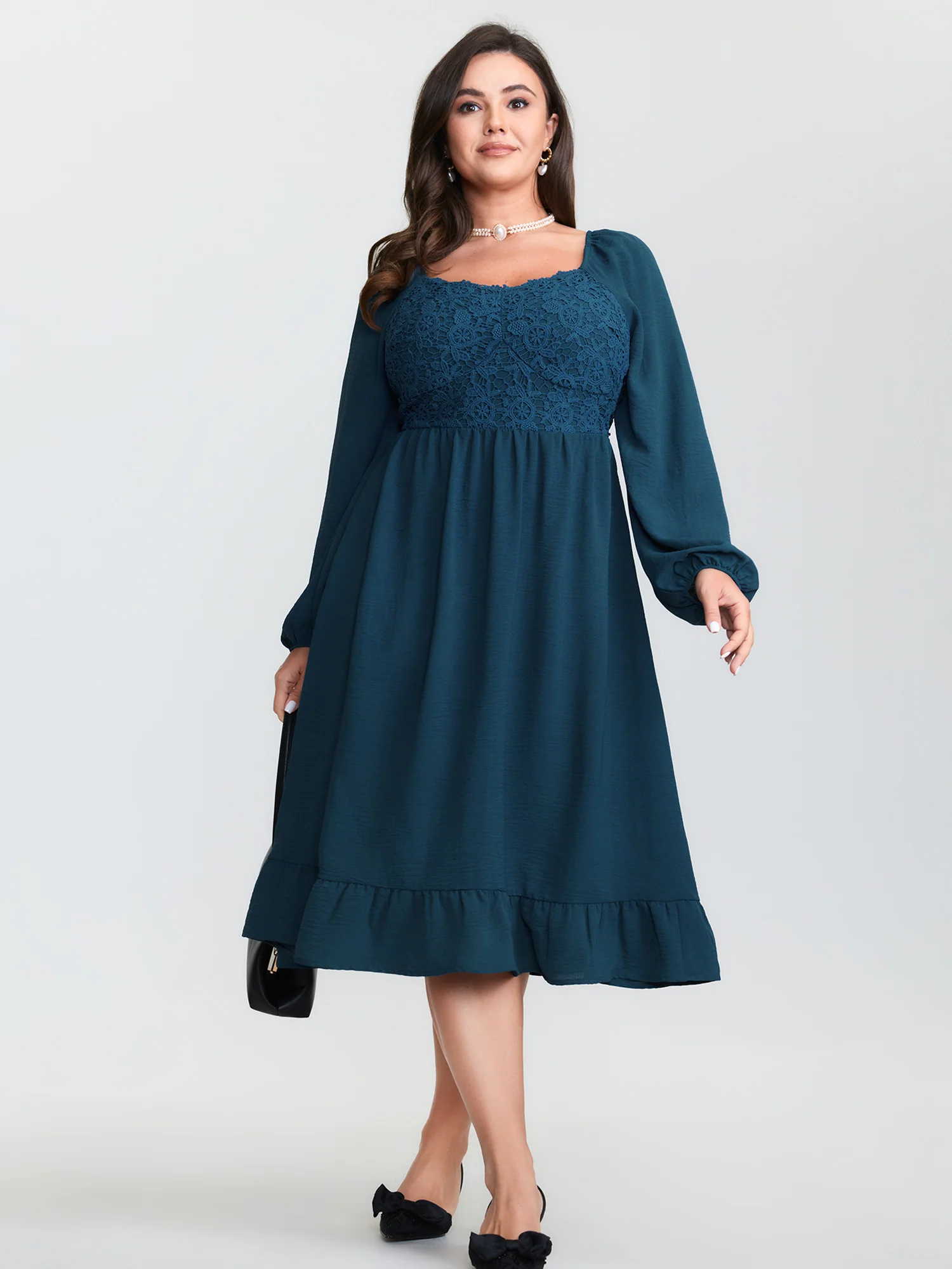 Floral Lace Sweetheart Neckline Midi Dress - Image 3