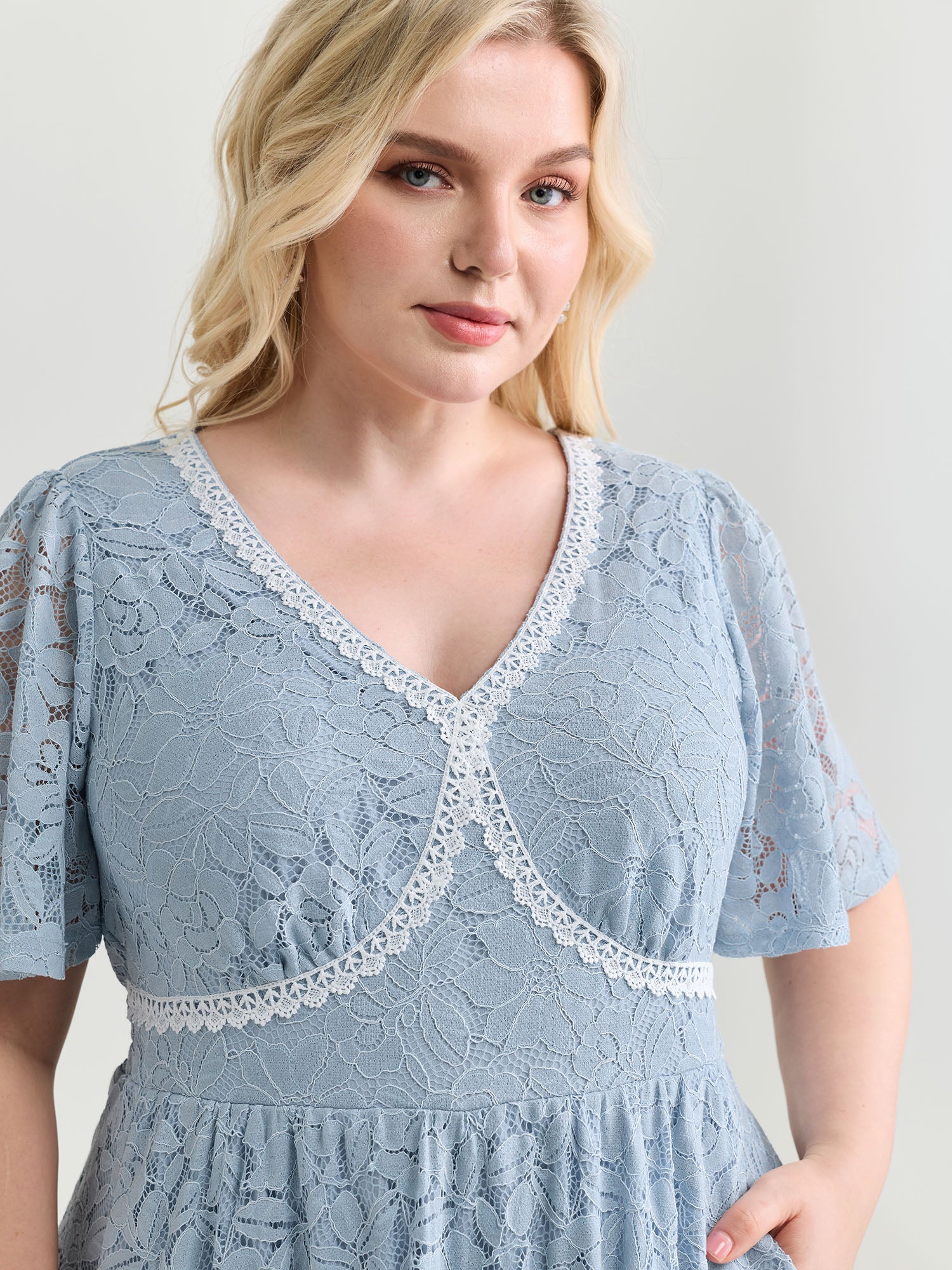 Floral Lace Textured Shirred Midi Dress - Image 2