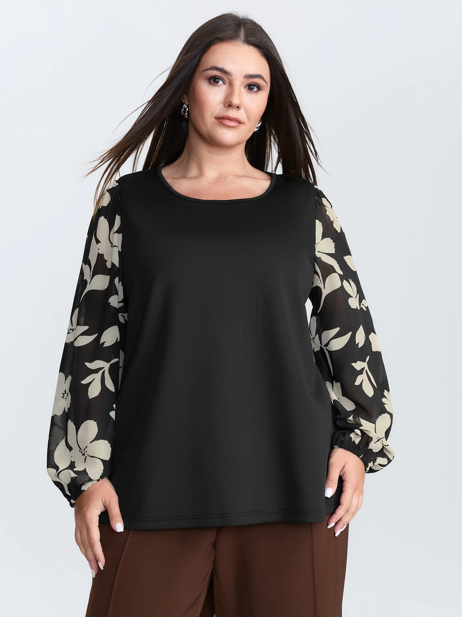 Floral Monochrome Print Round Neck Blouse - Image 4