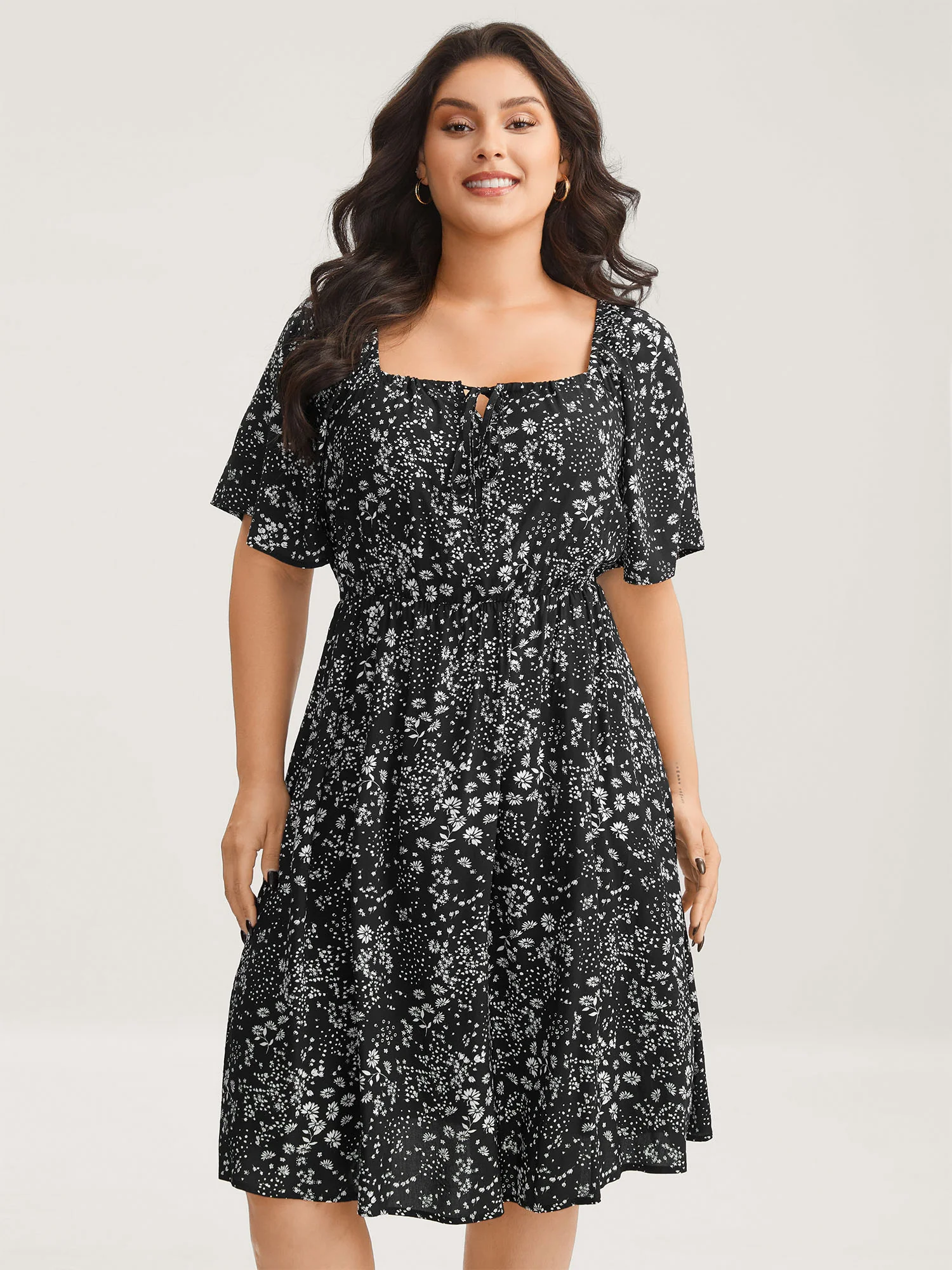 Floral Neck Drawstring Flared Sleeve Midi Dress - Image 2