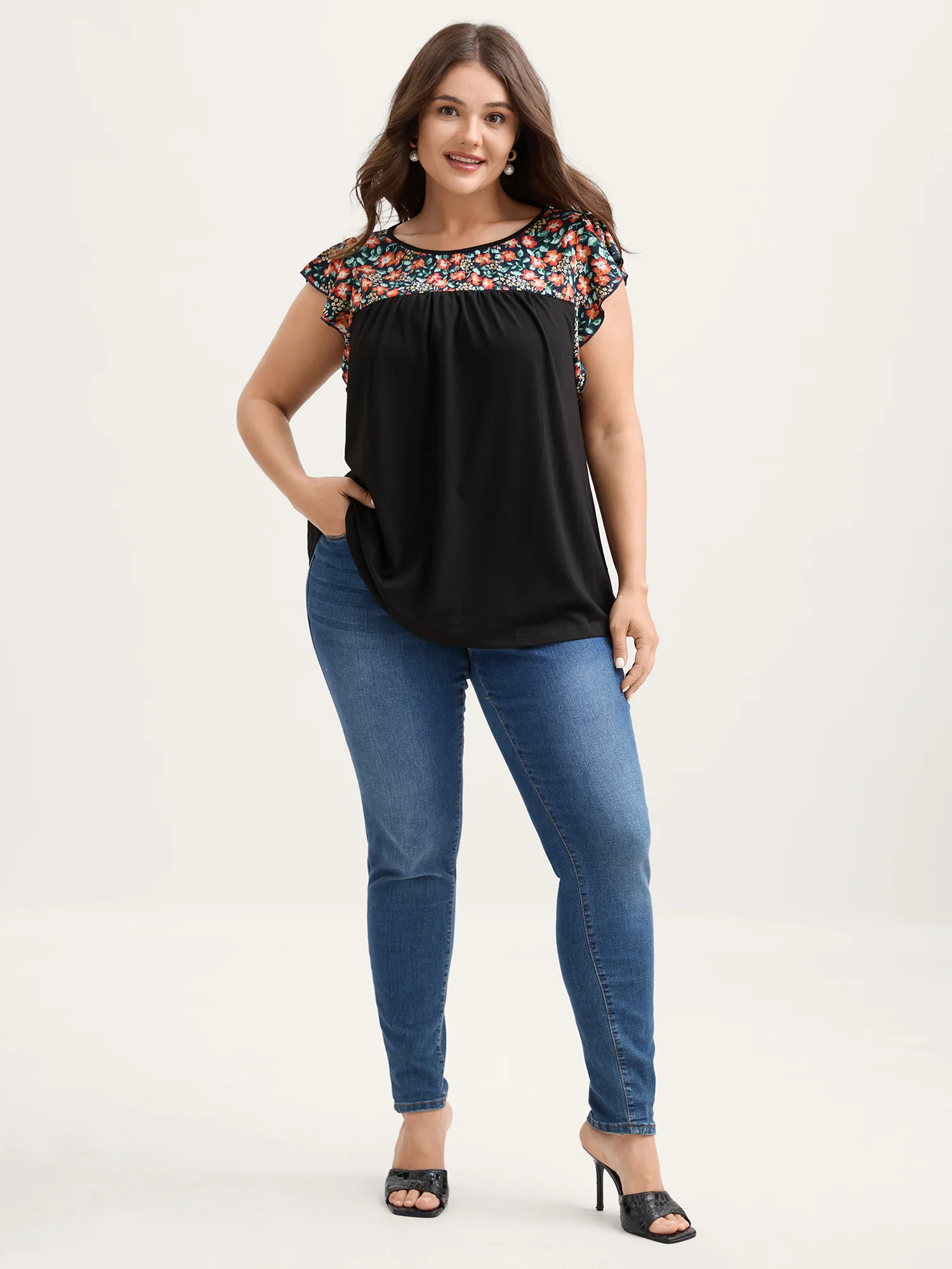 Floral Neckline Flutter Sleeve Contrast T-Shirt - Image 3