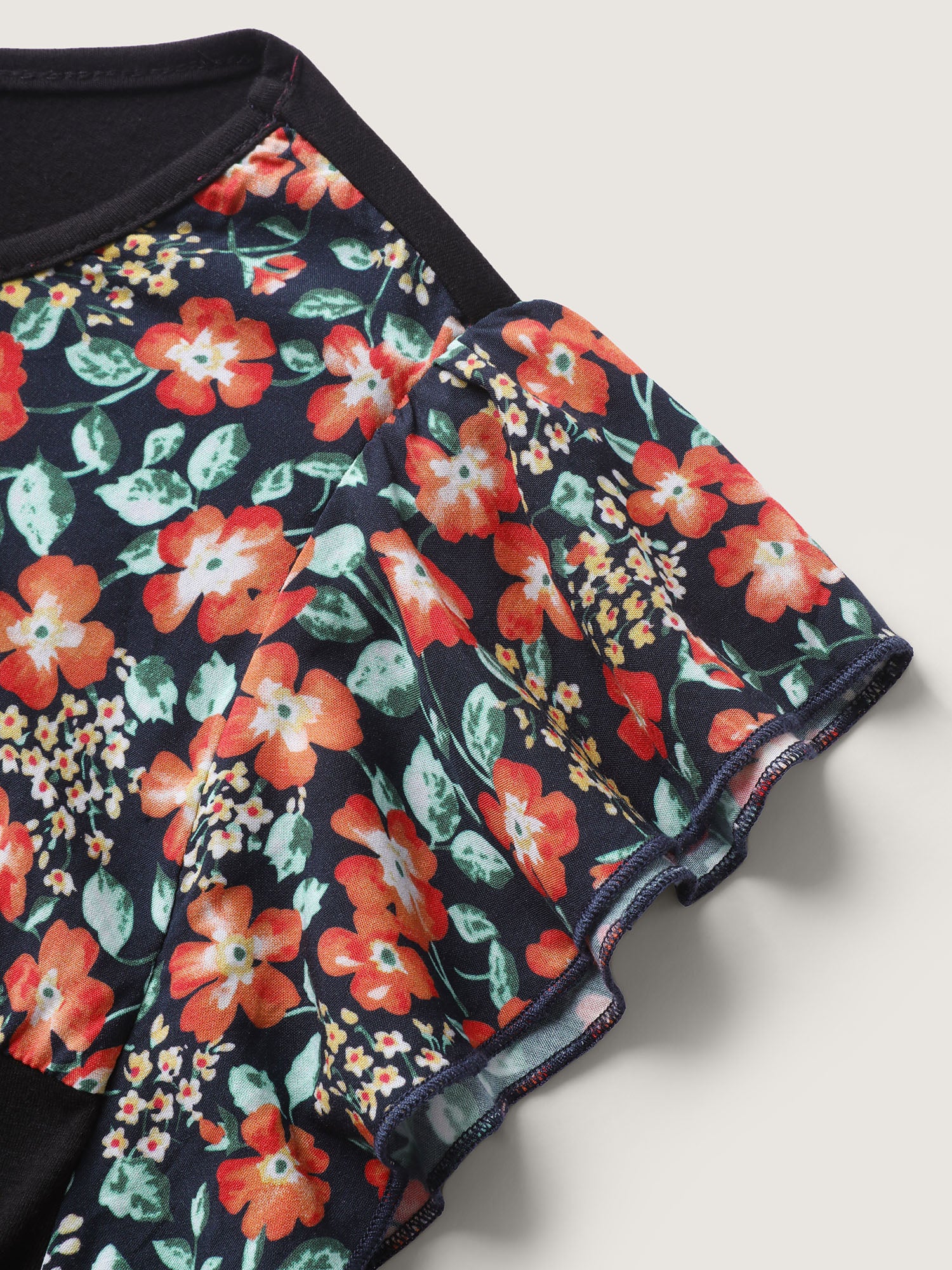 Floral Neckline Flutter Sleeve Contrast T-Shirt - Image 6