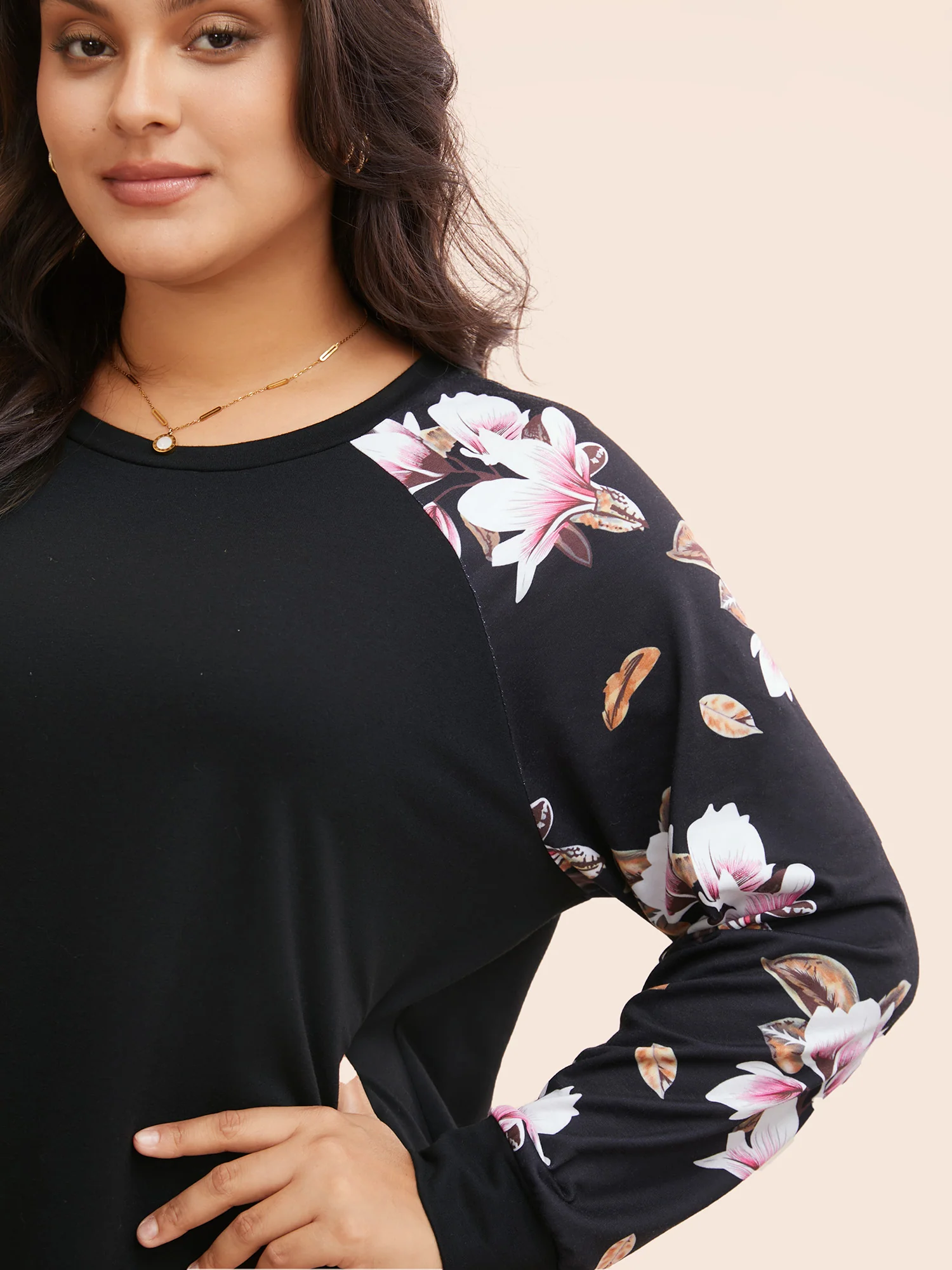 Floral Patchwork Crew Neck Raglan Sleeve Sweatshirt - Image 3