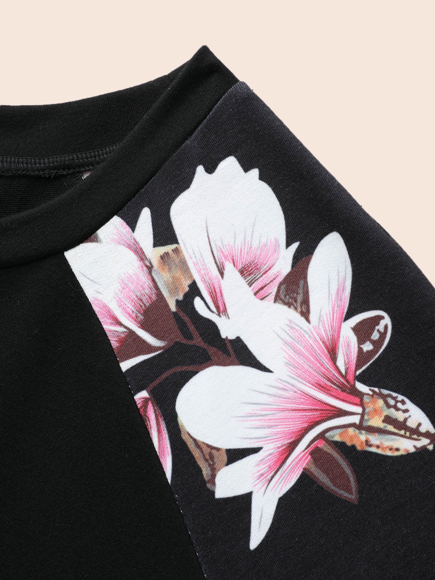 Floral Patchwork Crew Neck Raglan Sleeve Sweatshirt - Image 5