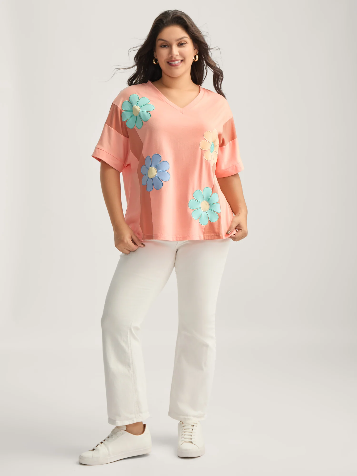 Floral Patchwork Embroidery Color Block T-Shirt - Image 3