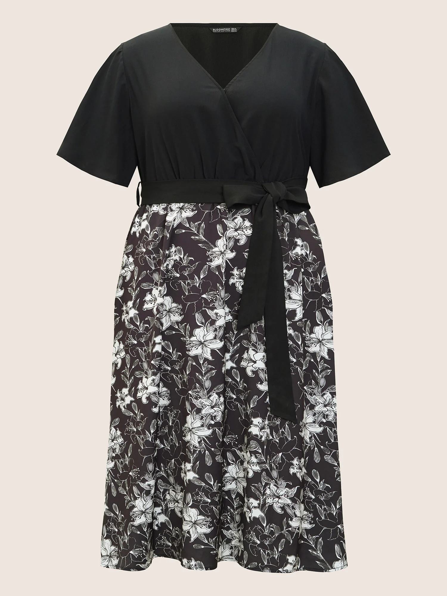 Floral Patchwork Pocket Belt Surplice Neck Ruffle Hem Dress - Image 10
