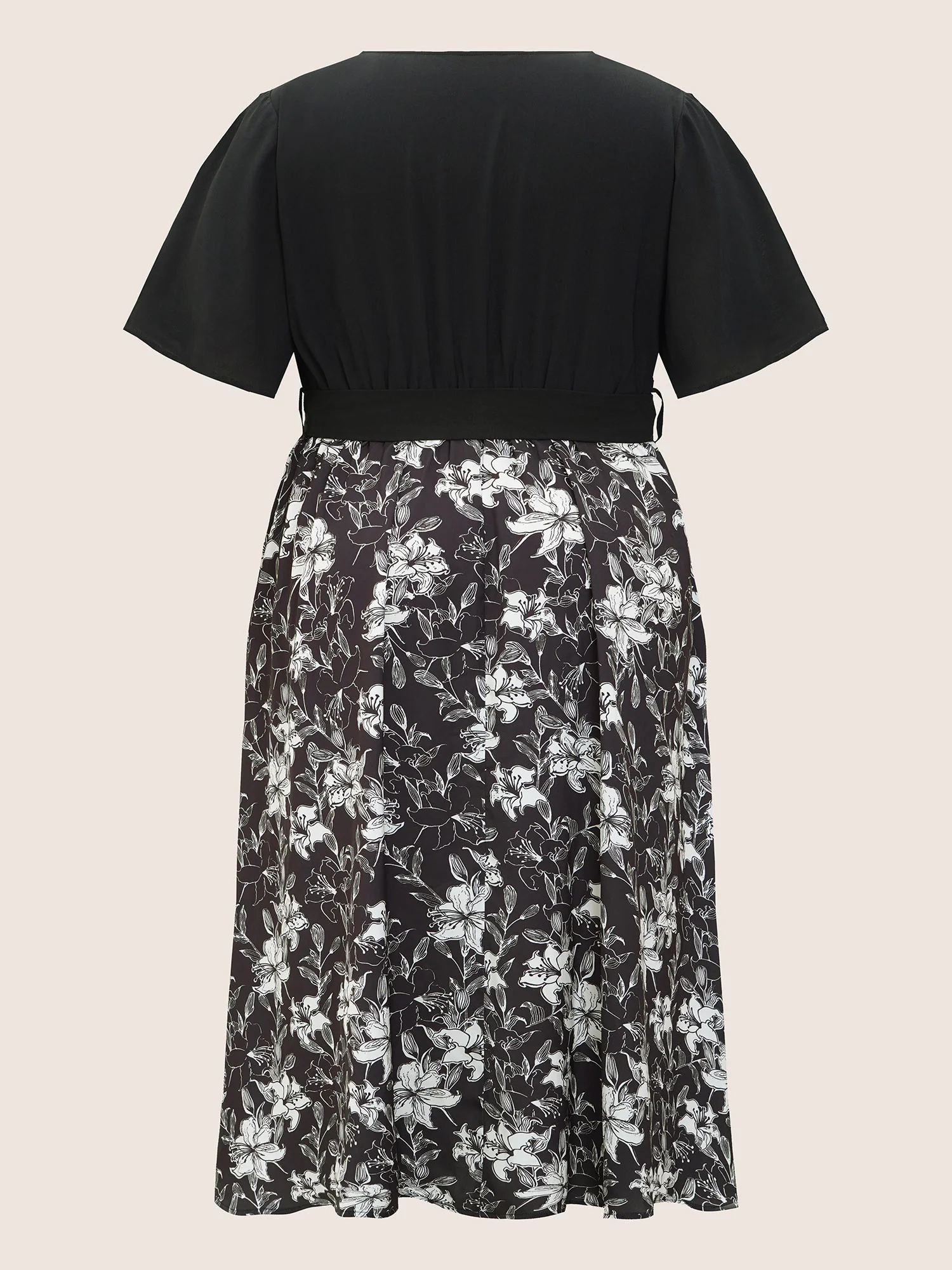 Floral Patchwork Pocket Belt Surplice Neck Ruffle Hem Dress - Image 11