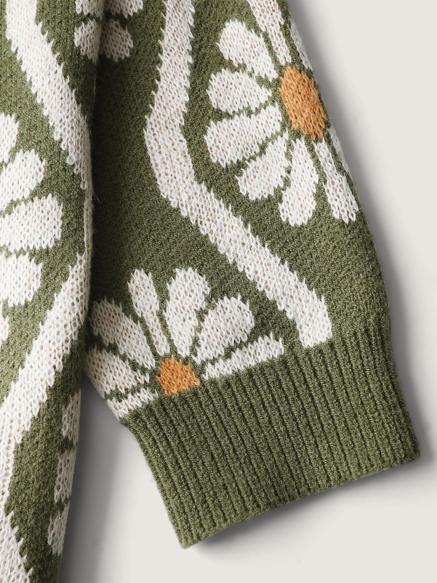 Floral Pattern Jacquard Arc Hem Knit Cardigan - Image 6