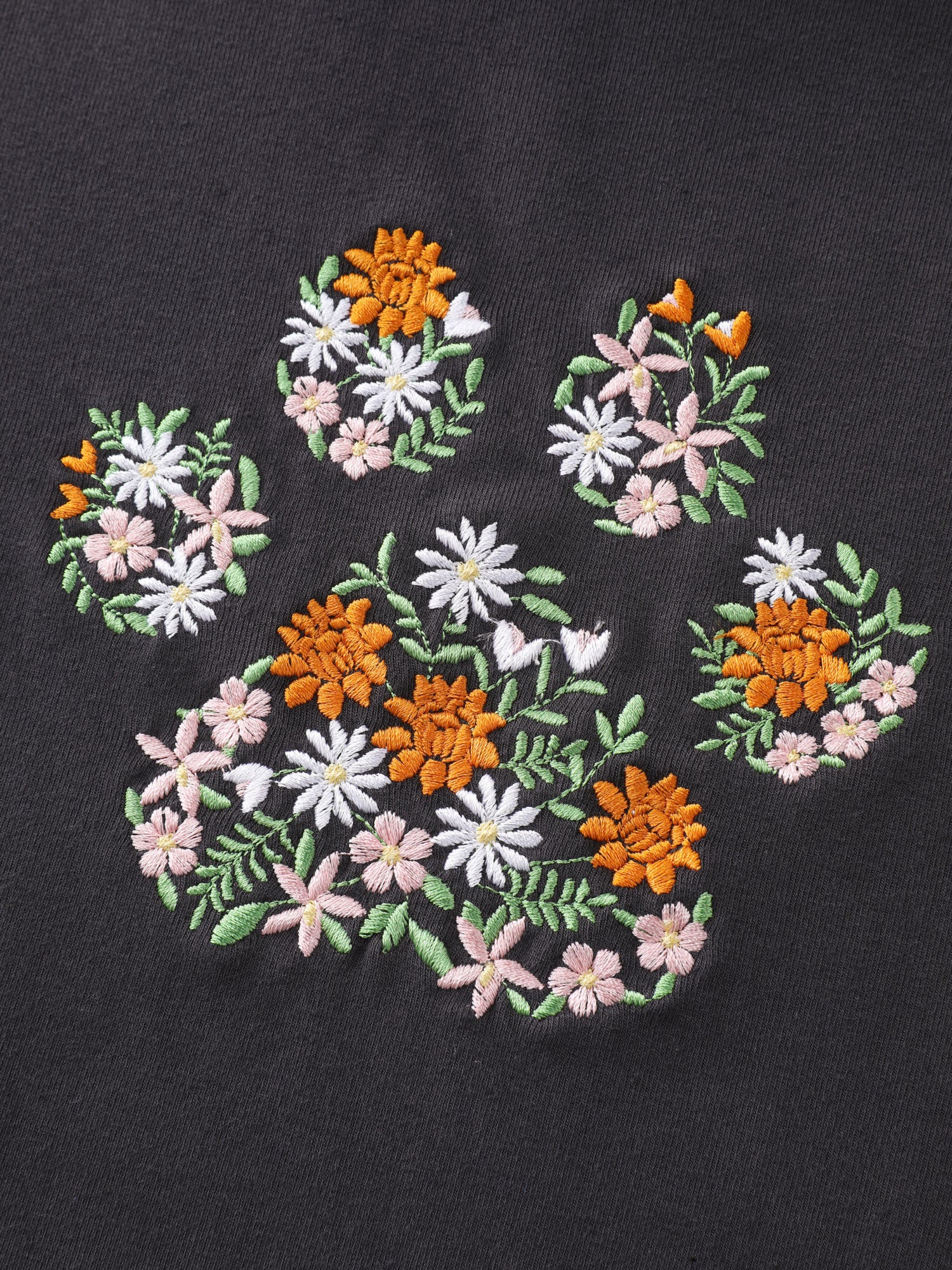Floral Paws Embroidered Curvy Hem T-Shirt - Image 6