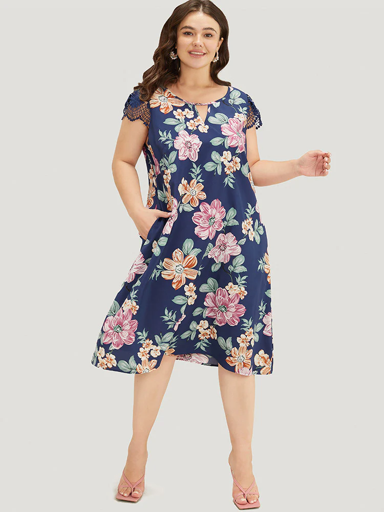 Floral Pocket Keyhole Lace Cap Sleeve Flutter Dress - Image 3