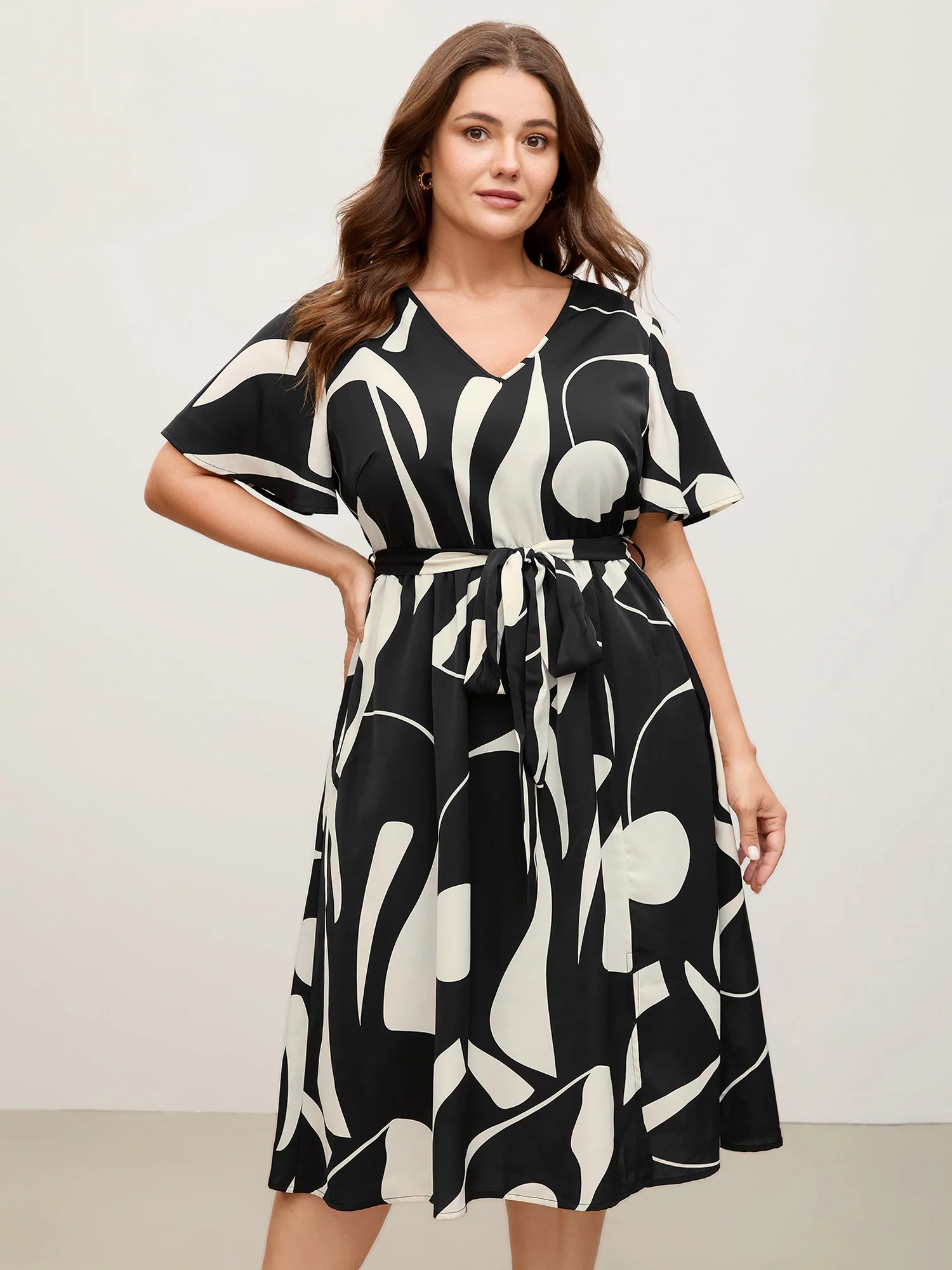 Floral Print Belted V-Neck Midi Dress - Image 3